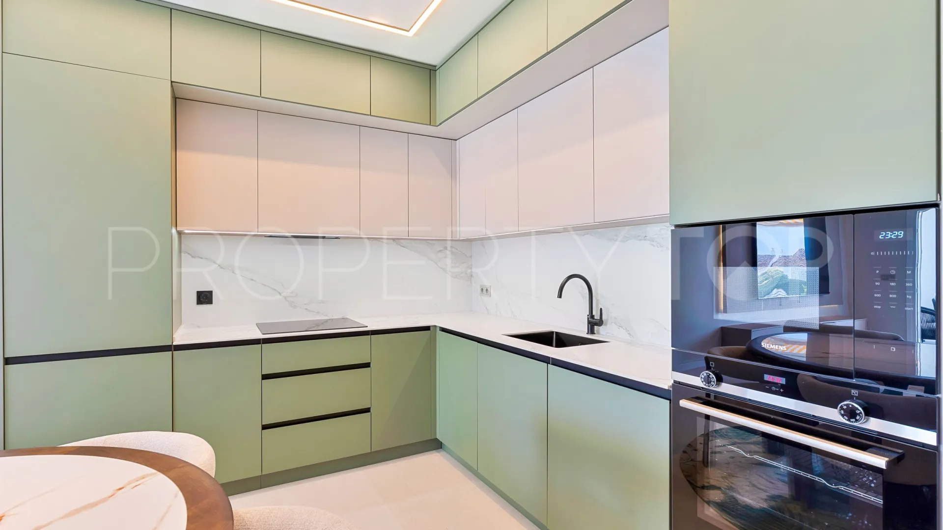 For sale 3 bedrooms ground floor apartment in Malambo