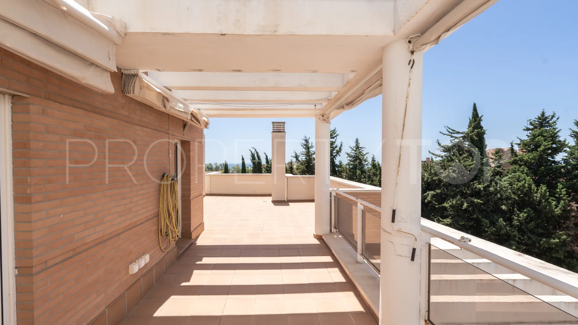 Atico duplex a la venta de 4 dormitorios en Estepona Este