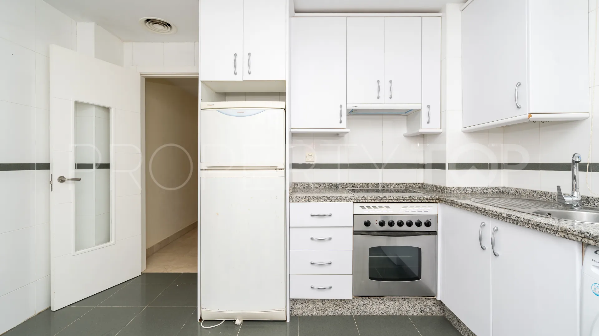 Atico duplex a la venta de 4 dormitorios en Estepona Este