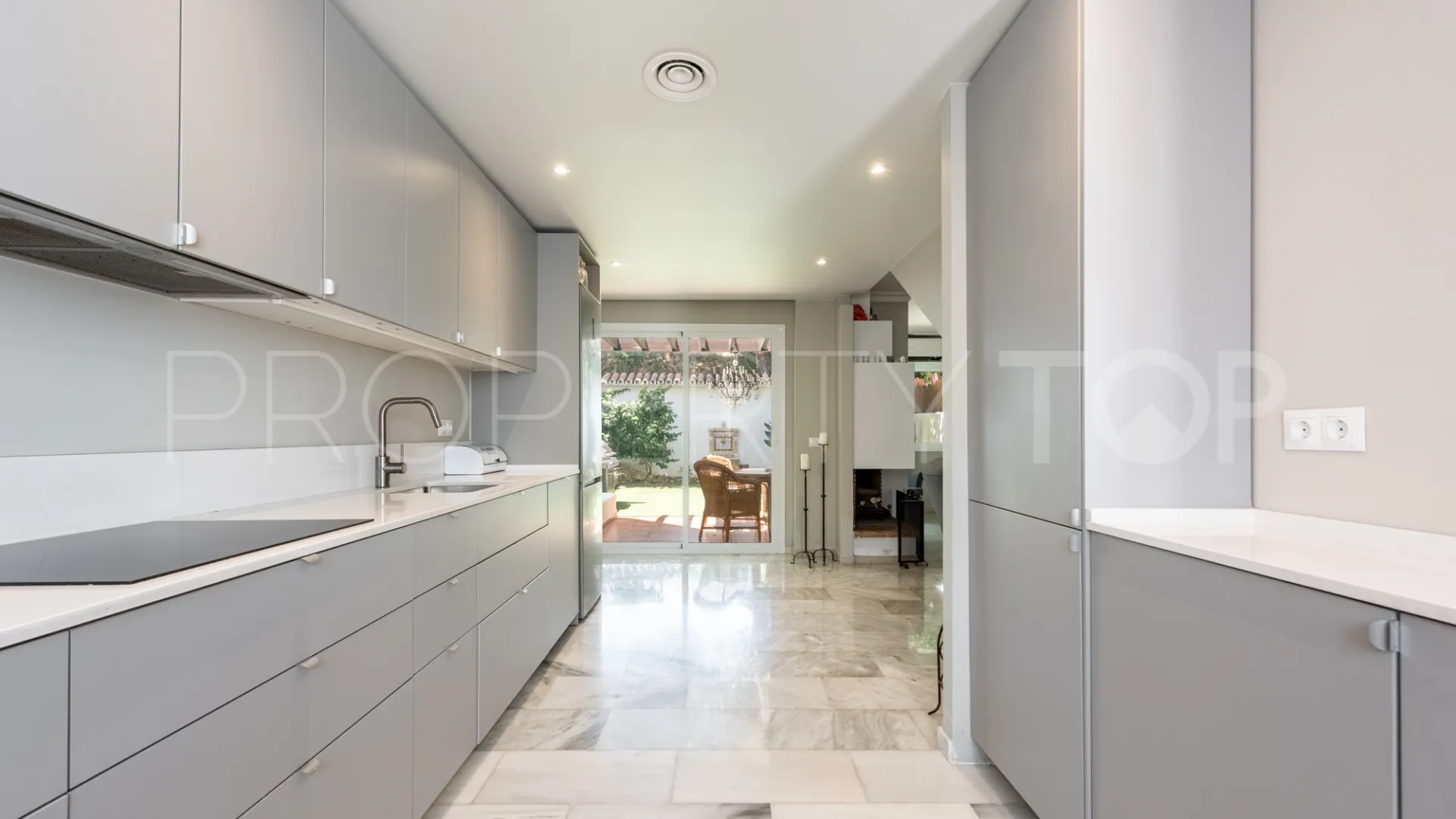 Se vende adosado en Los Naranjos de Marbella
