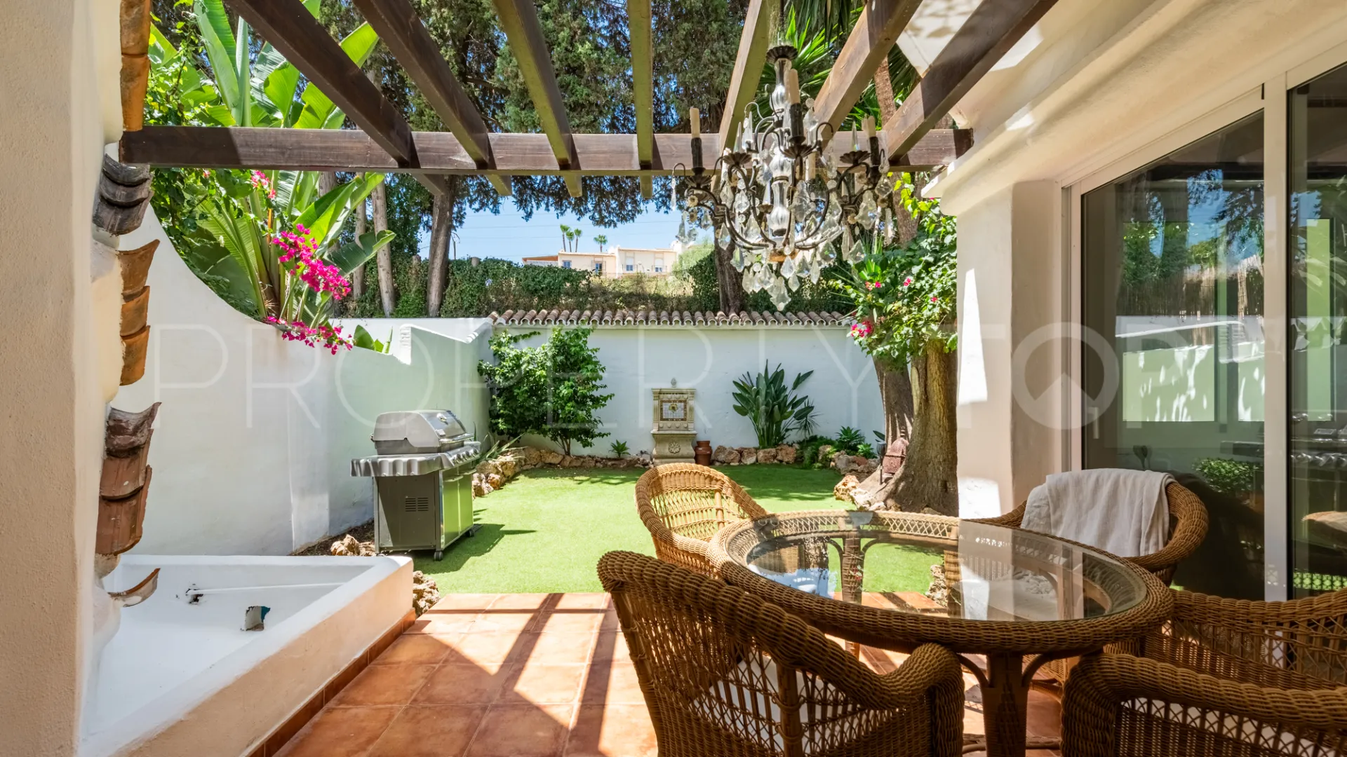 Se vende adosado en Los Naranjos de Marbella