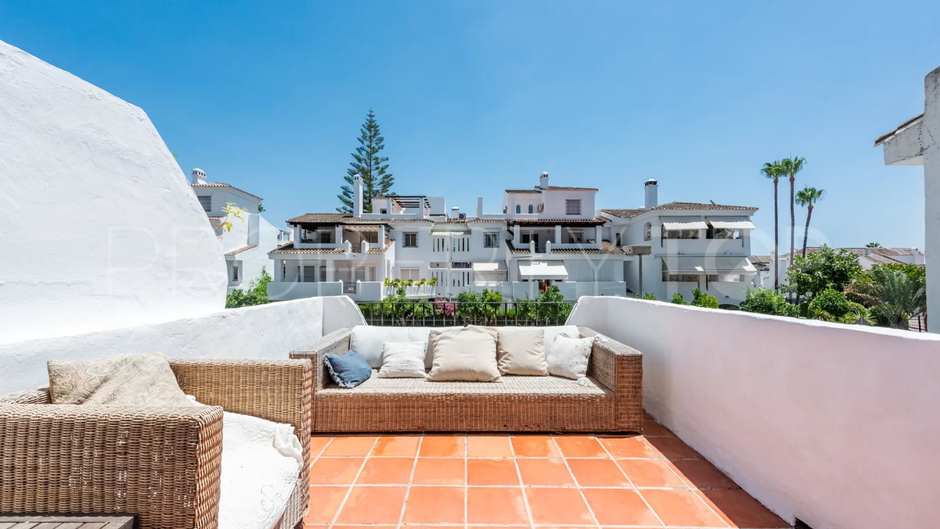 Se vende adosado en Los Naranjos de Marbella