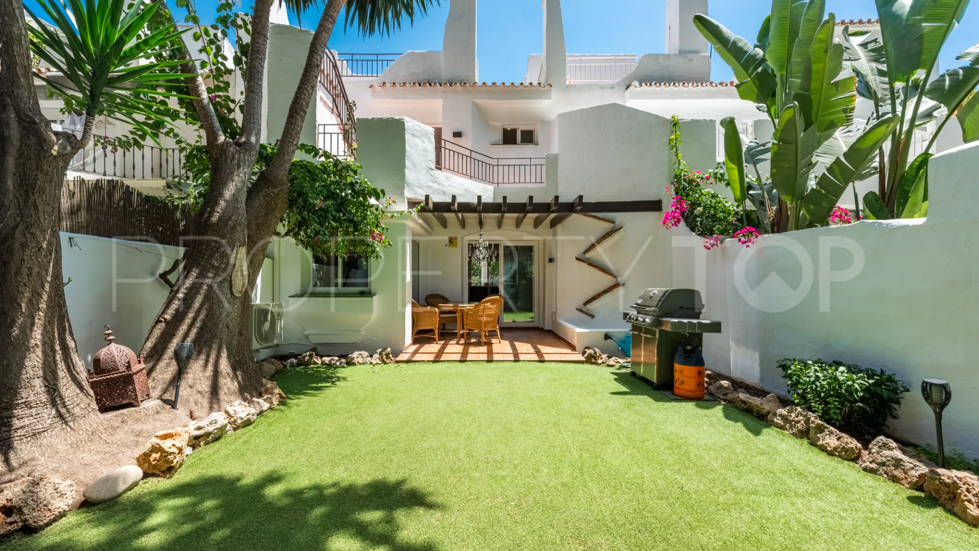 Se vende adosado en Los Naranjos de Marbella
