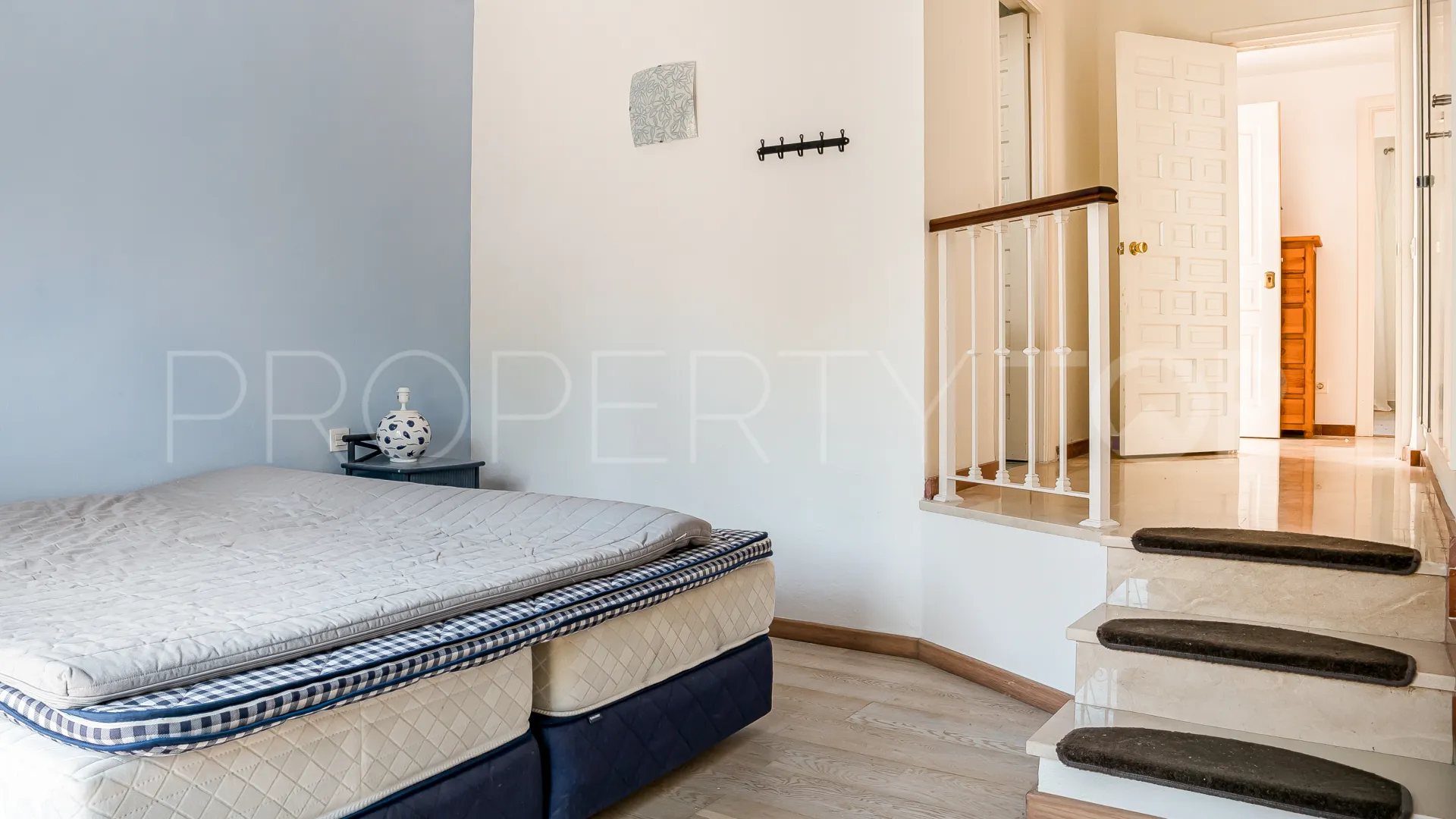 For sale town house in Aloha Sur 32 with 2 bedrooms