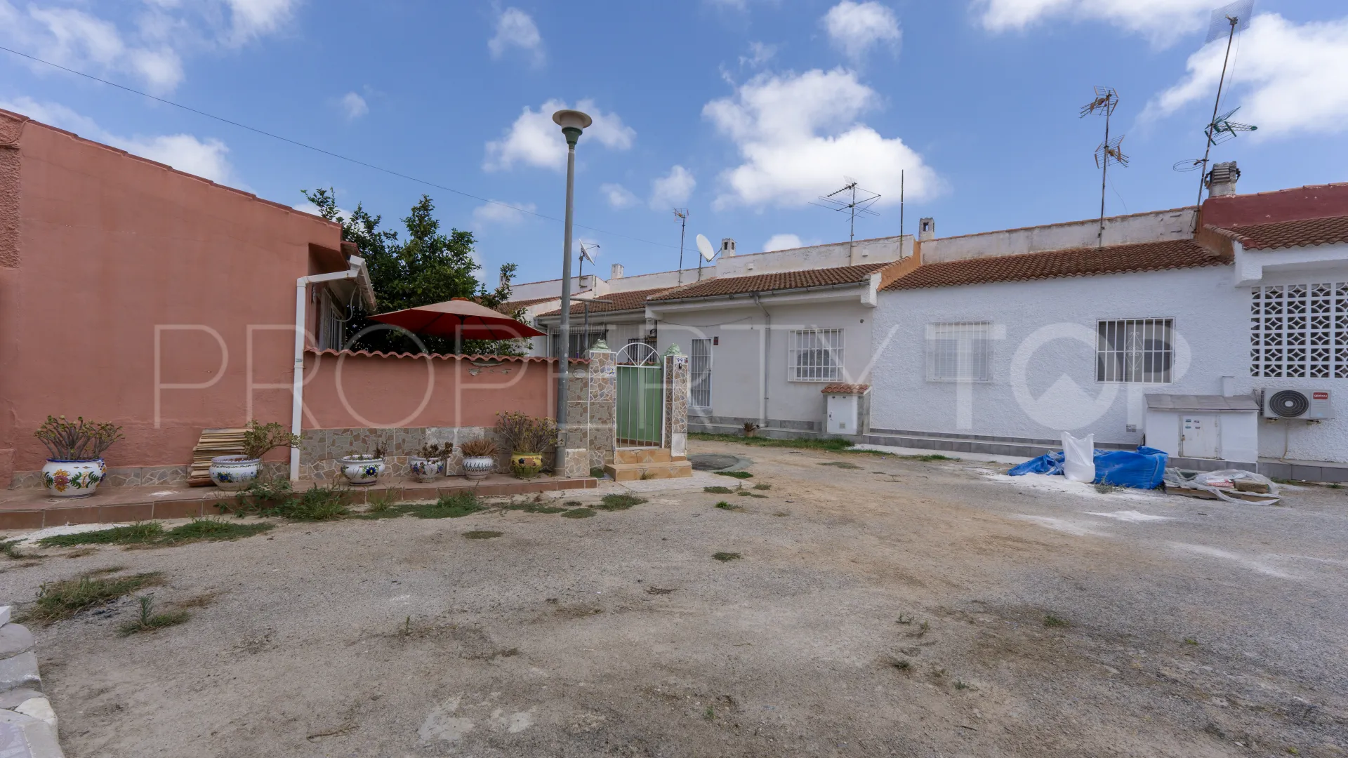 Apartamento planta baja de 3 dormitorios a la venta en Torrevieja