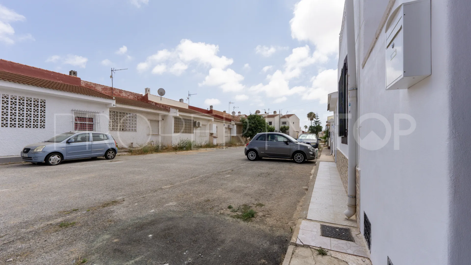 Apartamento planta baja de 3 dormitorios a la venta en Torrevieja