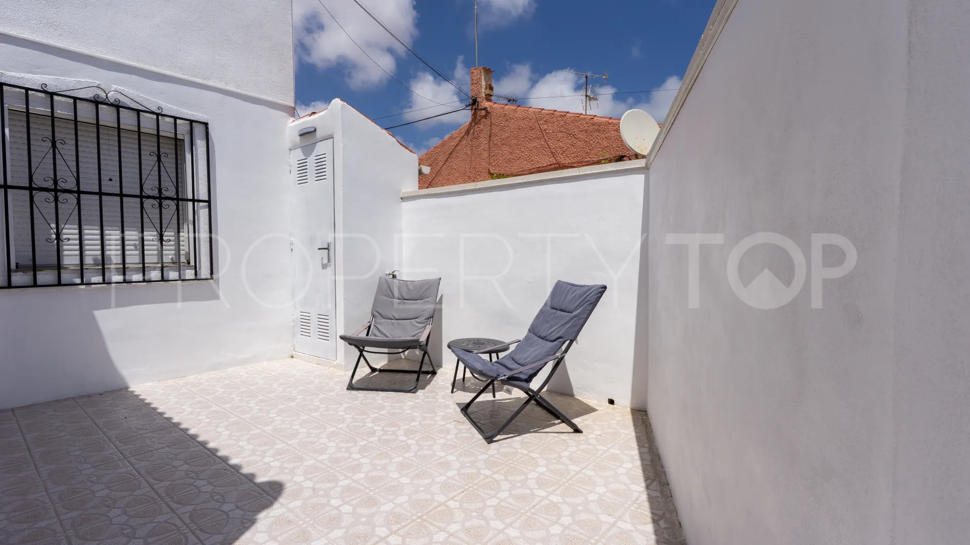 Apartamento planta baja de 3 dormitorios a la venta en Torrevieja
