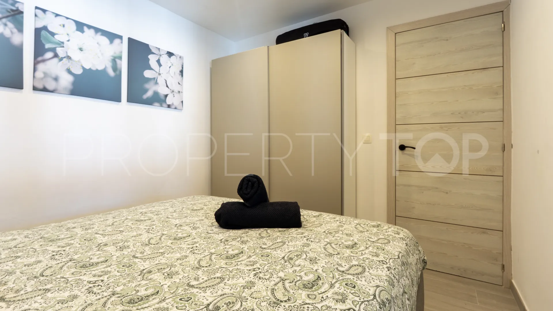 Apartamento planta baja de 3 dormitorios a la venta en Torrevieja