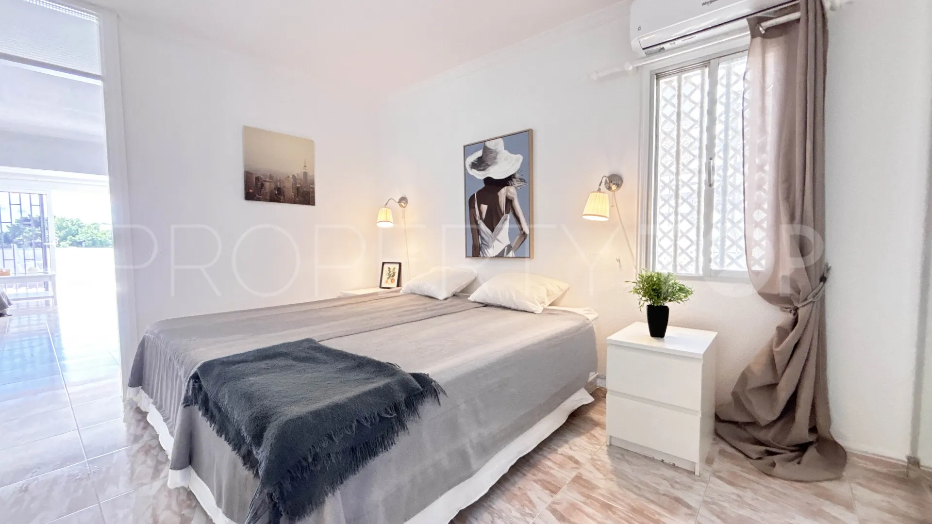 Se vende apartamento en Monte Rojo con 1 dormitorio
