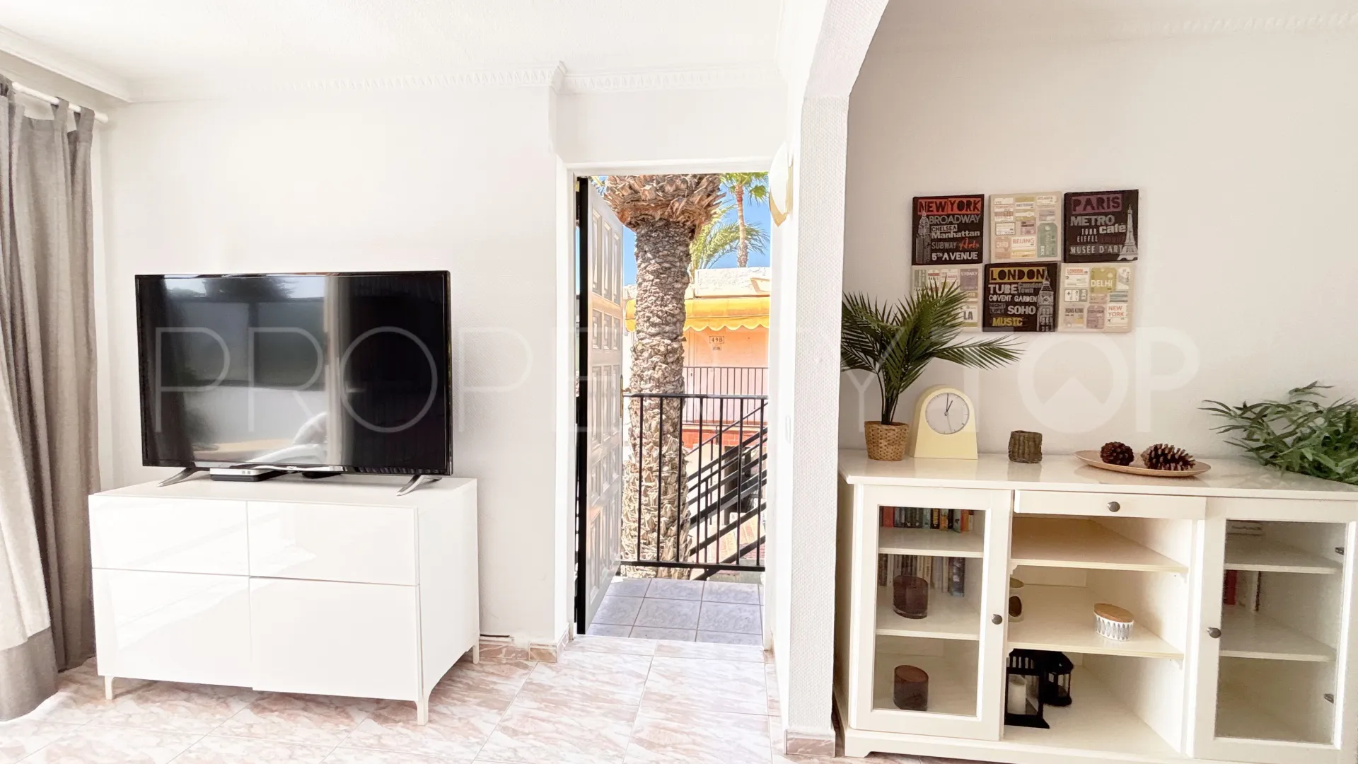Se vende apartamento en Monte Rojo con 1 dormitorio
