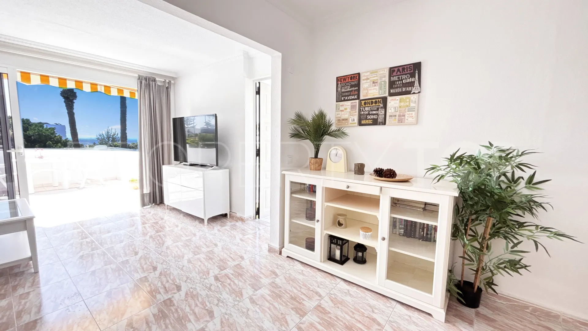 Se vende apartamento en Monte Rojo con 1 dormitorio