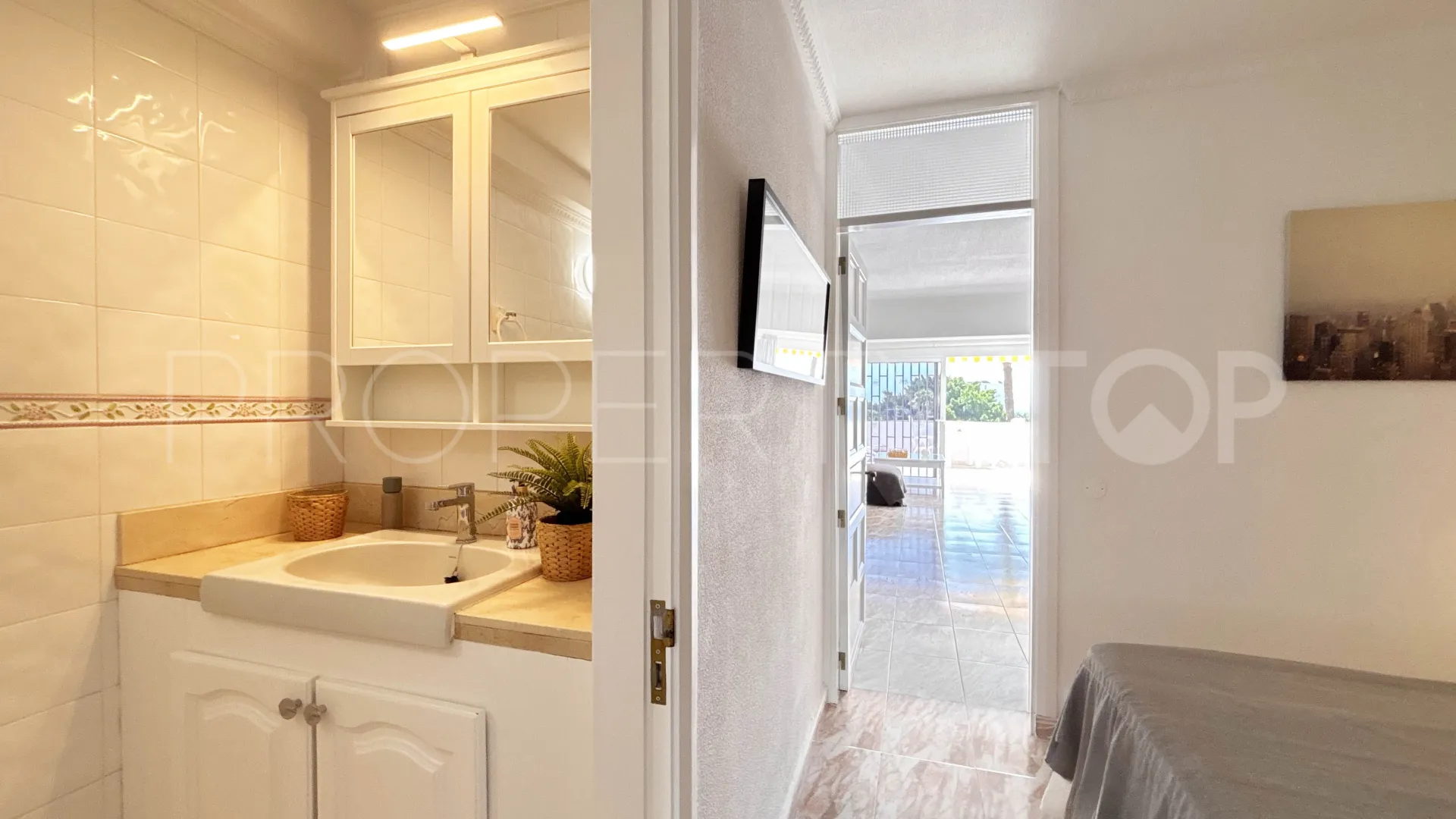 Se vende apartamento en Monte Rojo con 1 dormitorio