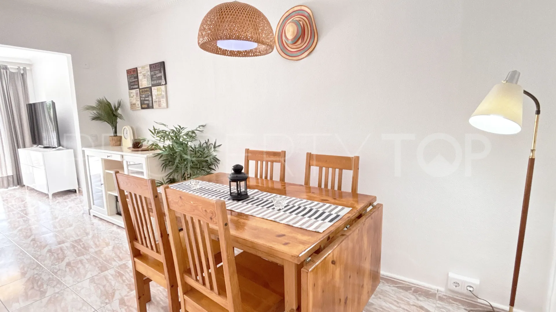 Se vende apartamento en Monte Rojo con 1 dormitorio