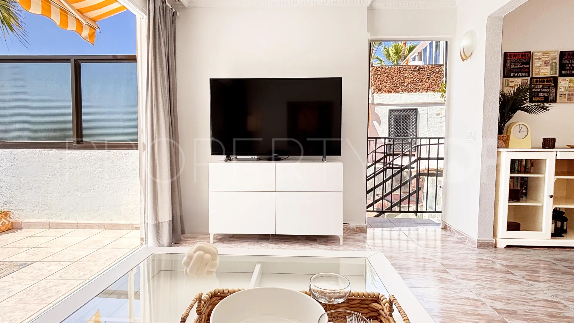 Se vende apartamento en Monte Rojo con 1 dormitorio