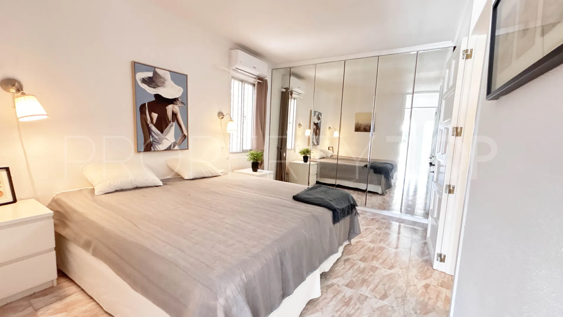 Se vende apartamento en Monte Rojo con 1 dormitorio