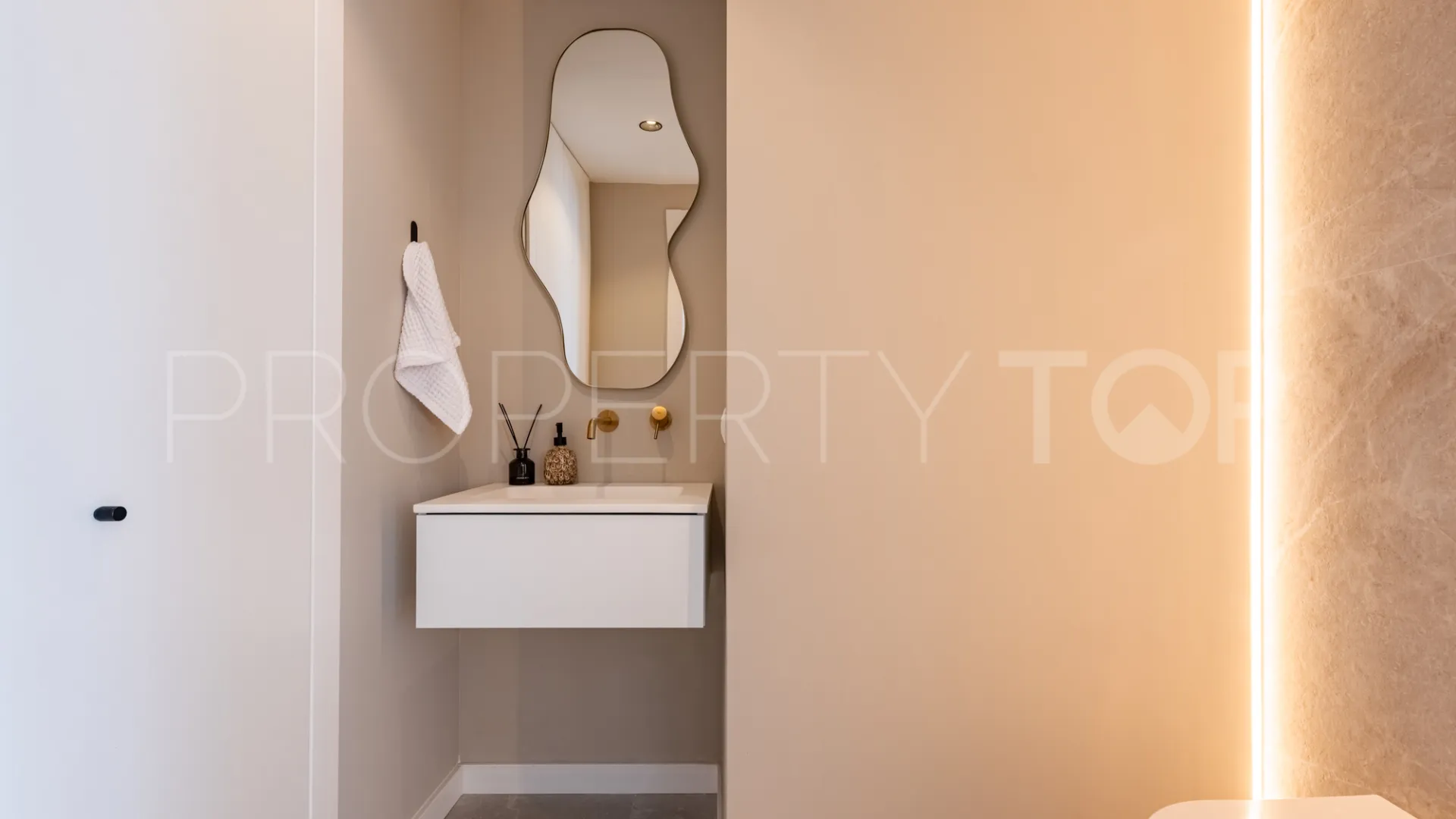 For sale 3 bedrooms apartment in La Quinta