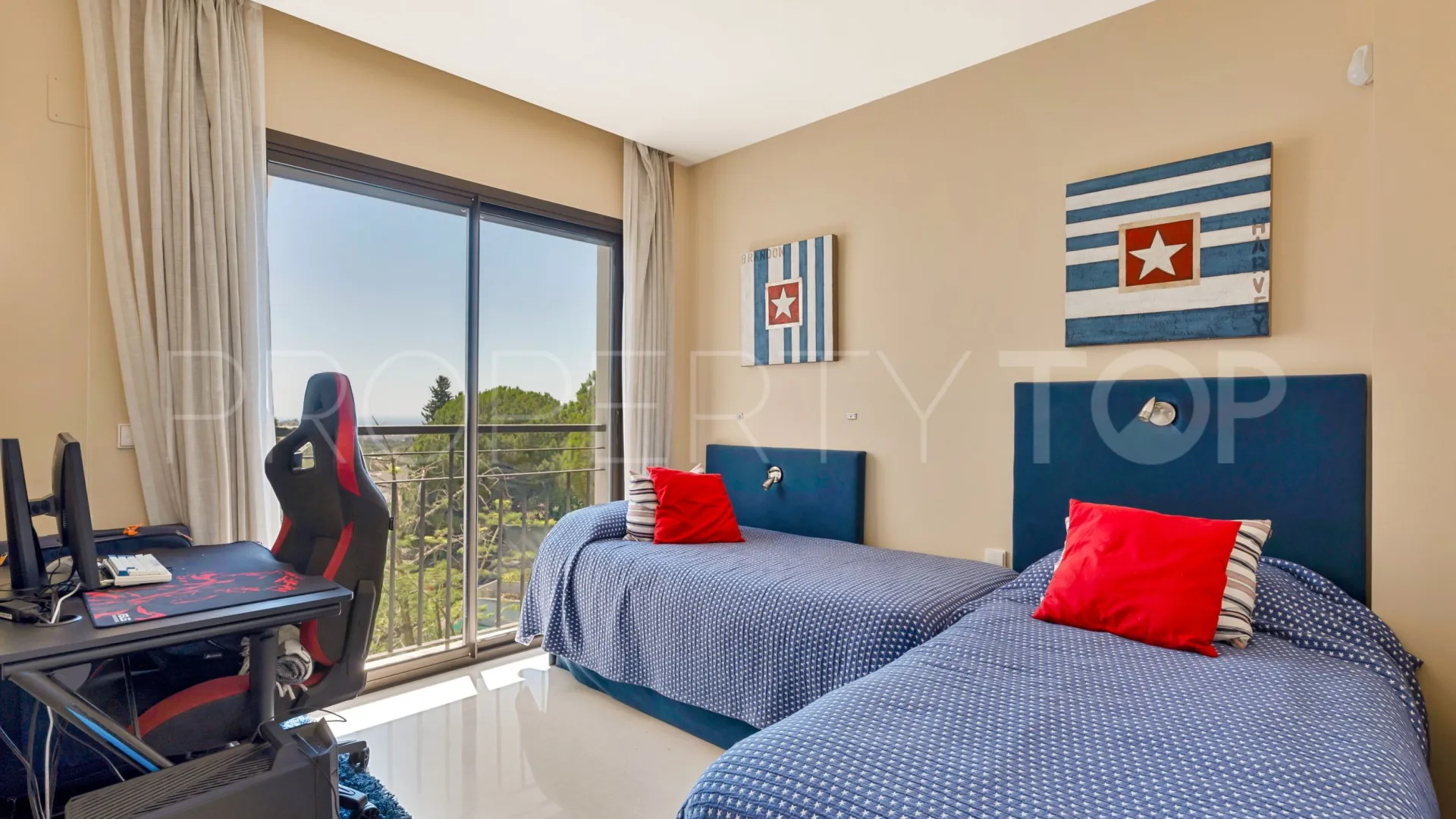 For sale duplex penthouse in La Quinta Suites