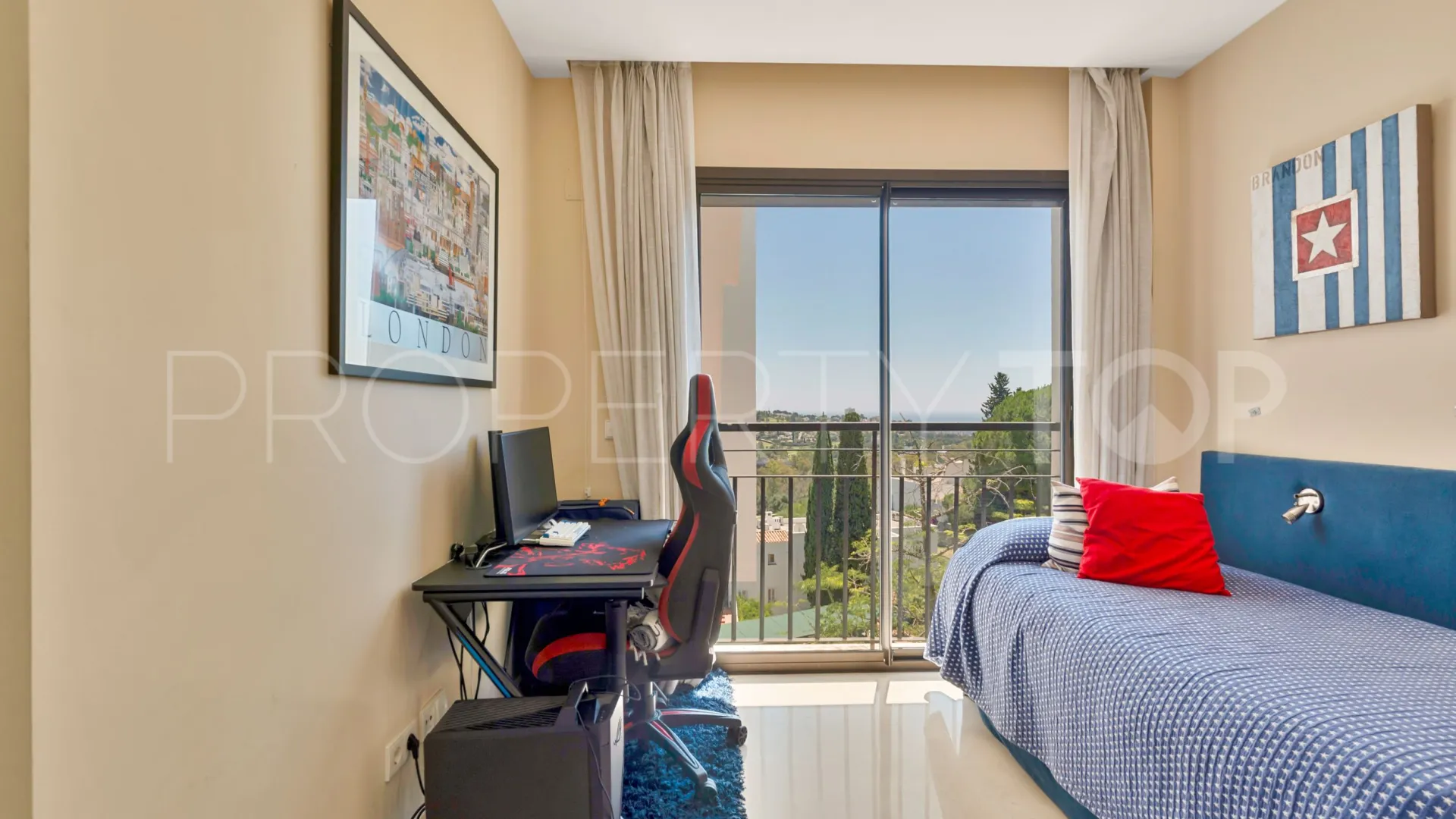 For sale duplex penthouse in La Quinta Suites