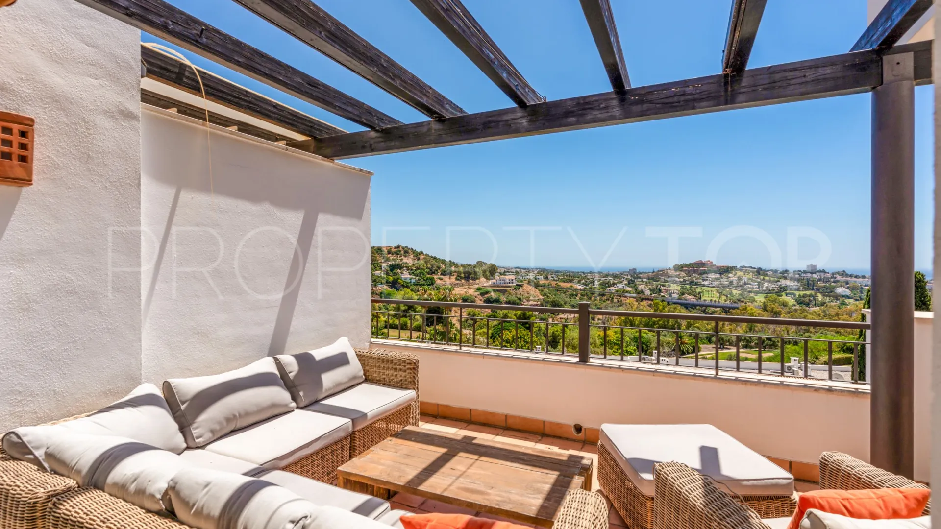 For sale duplex penthouse in La Quinta Suites