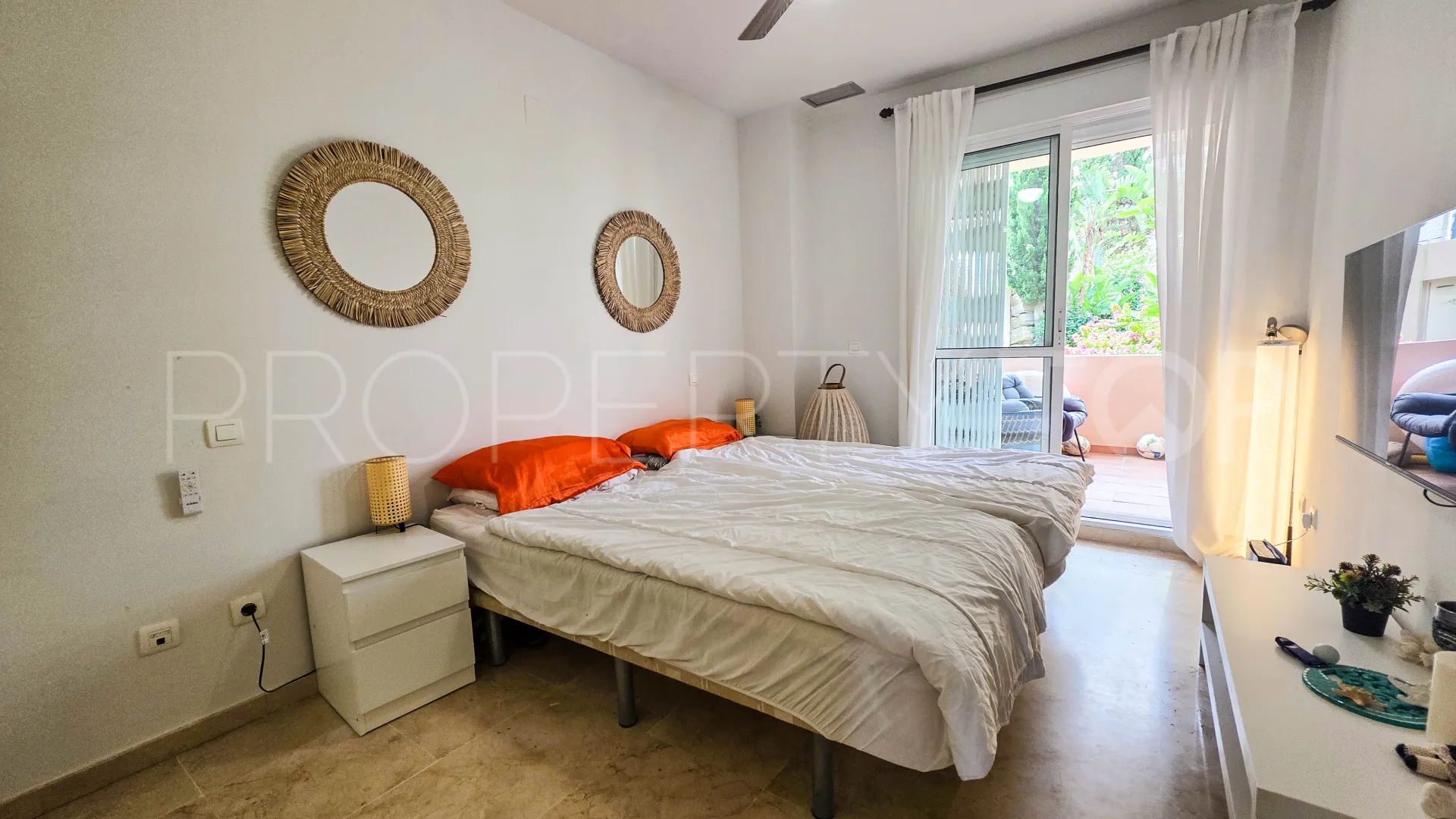 Se vende apartamento planta baja con 2 dormitorios en La Duquesa