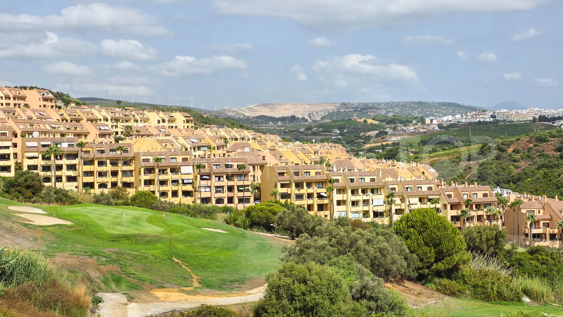 Se vende apartamento planta baja con 2 dormitorios en La Duquesa