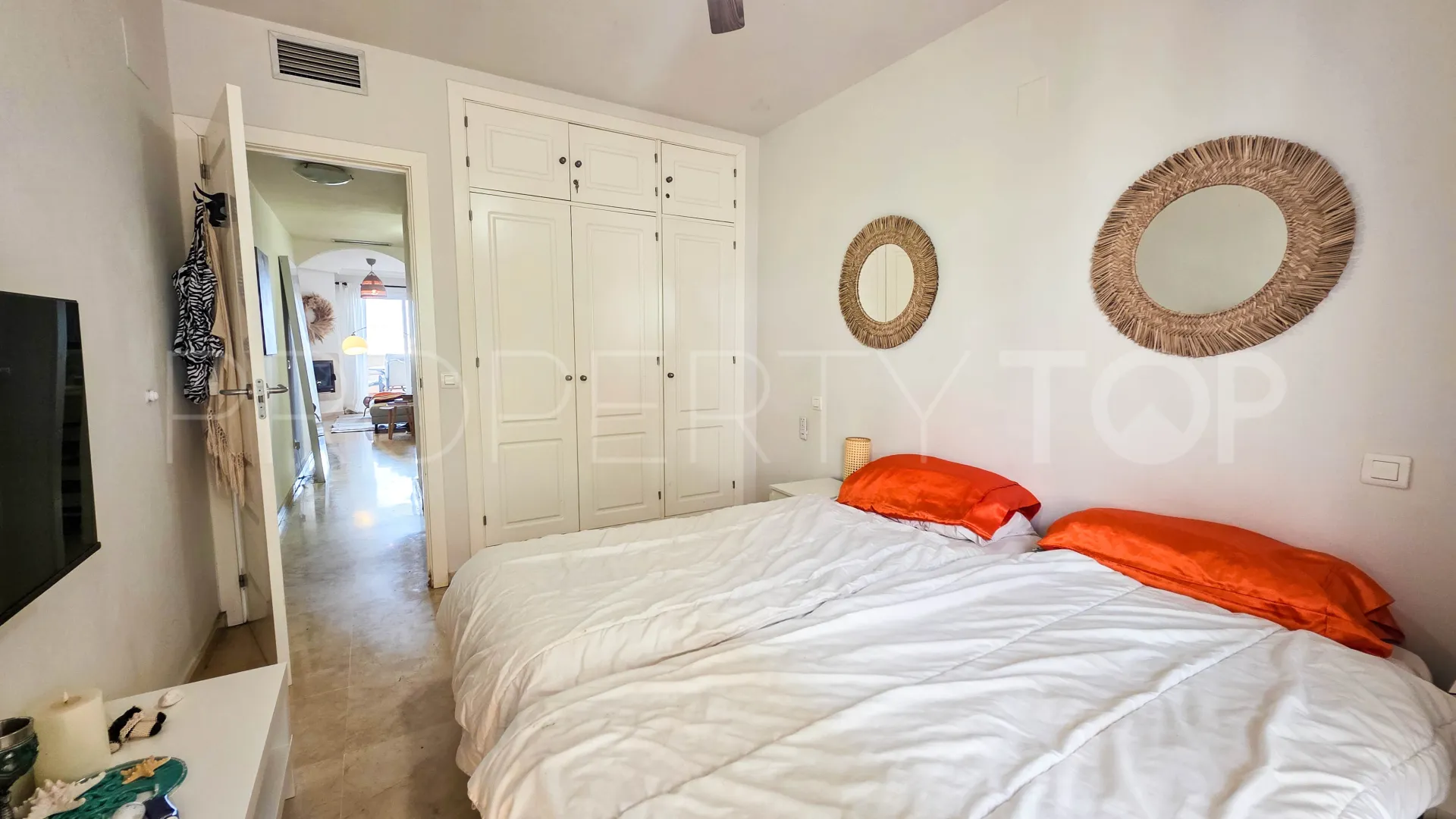 Se vende apartamento planta baja con 2 dormitorios en La Duquesa