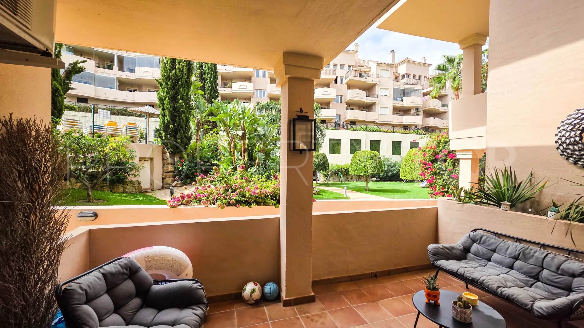 Se vende apartamento planta baja con 2 dormitorios en La Duquesa