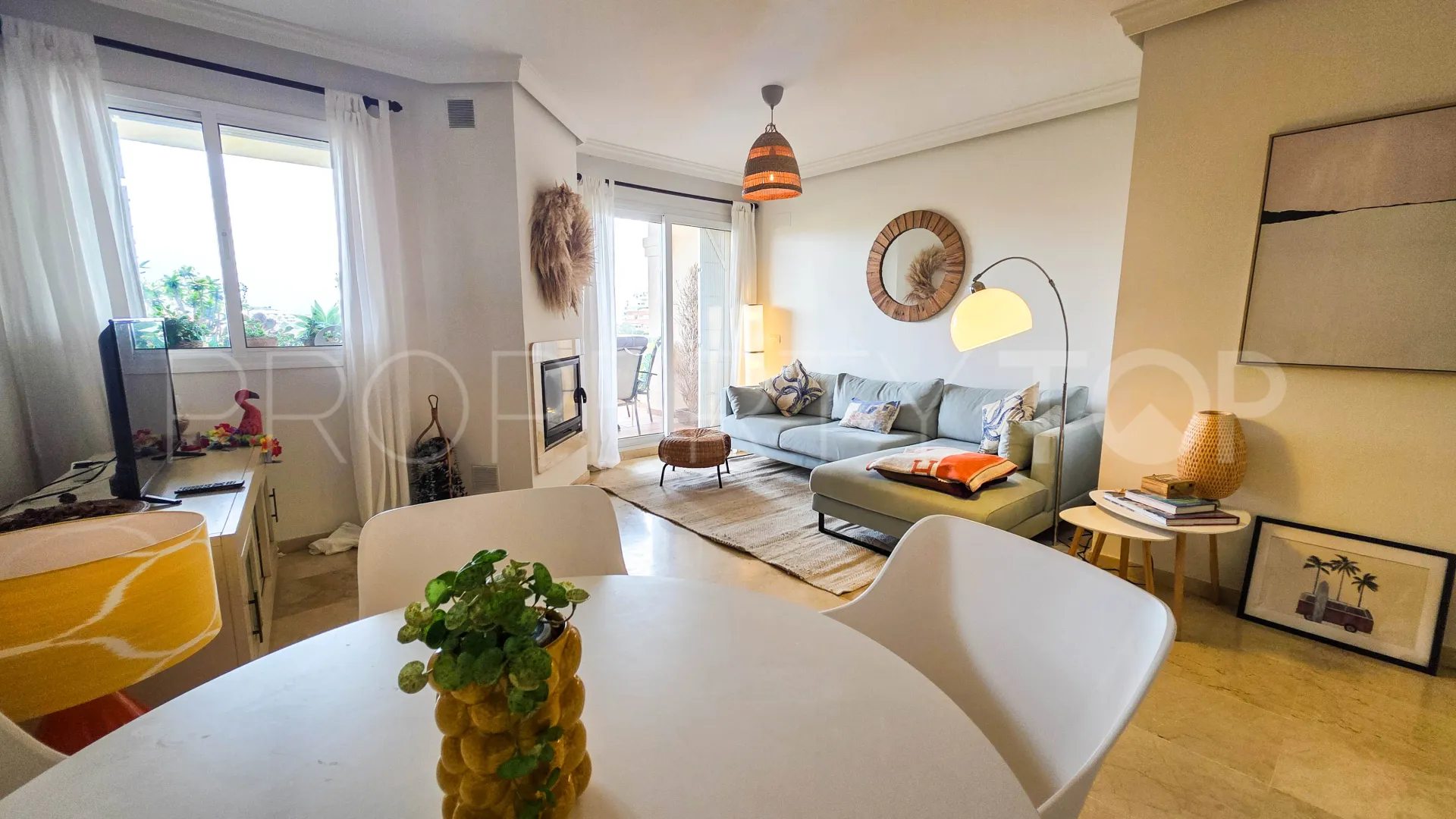 Se vende apartamento planta baja con 2 dormitorios en La Duquesa