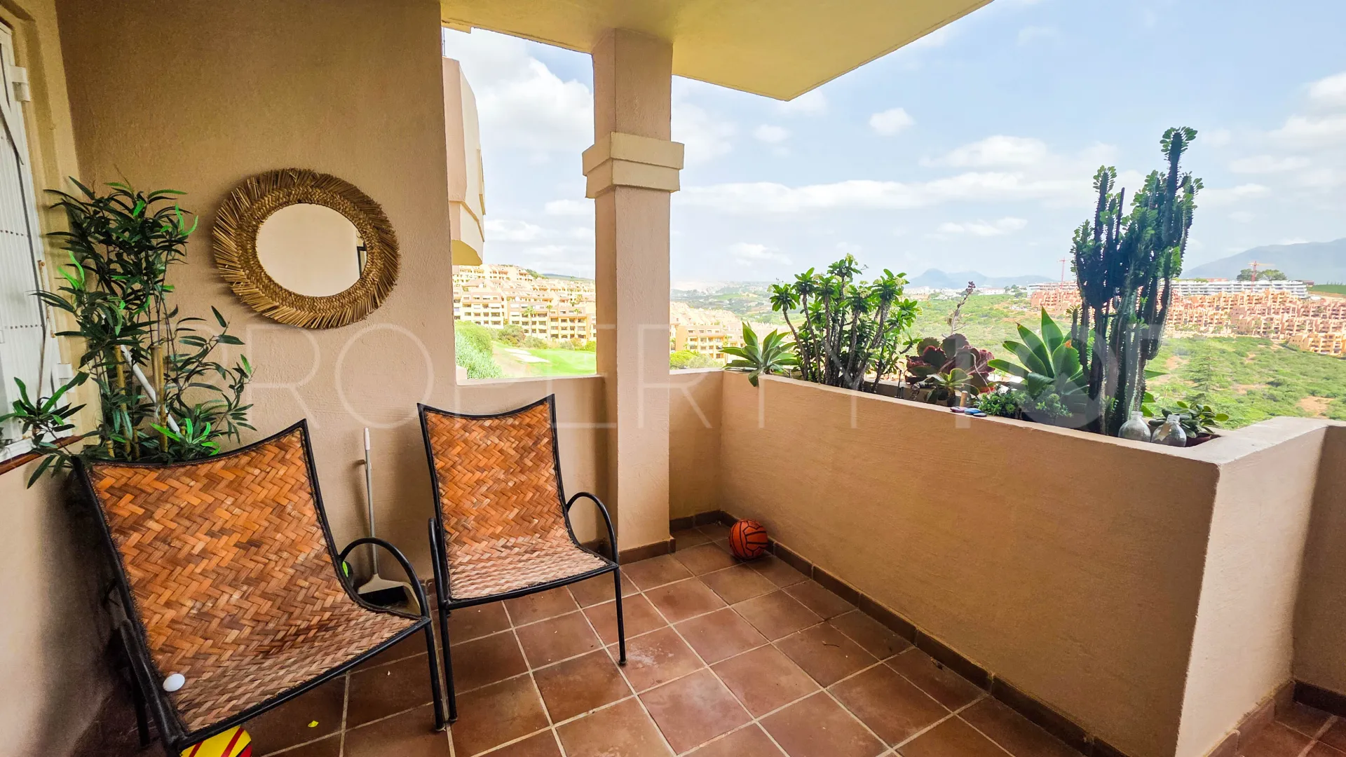 Se vende apartamento planta baja con 2 dormitorios en La Duquesa