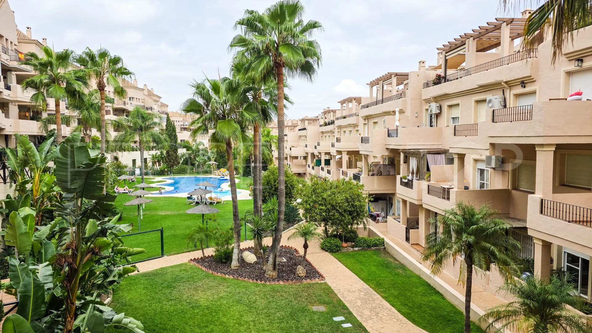 Se vende apartamento planta baja con 2 dormitorios en La Duquesa