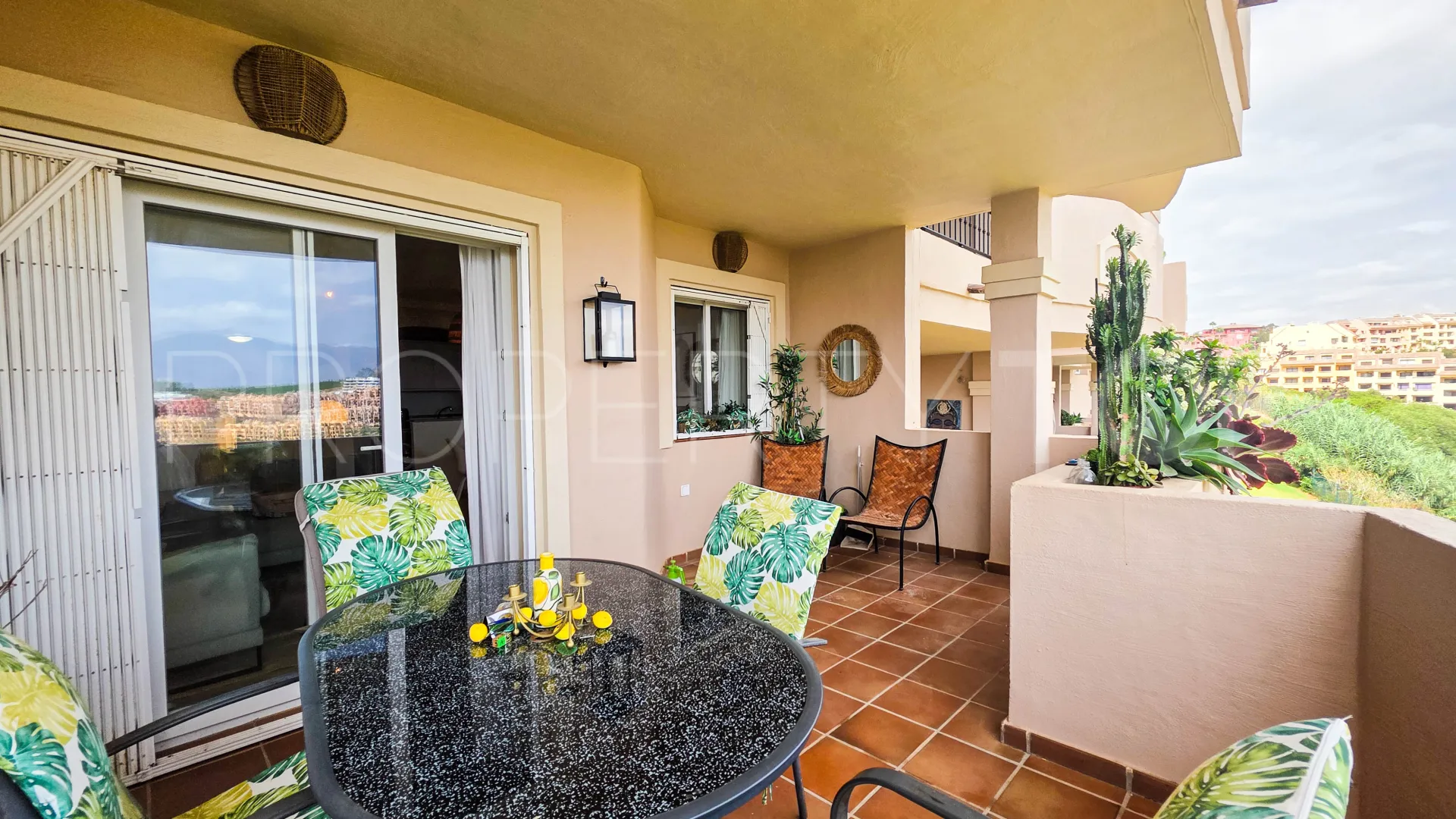 Se vende apartamento planta baja con 2 dormitorios en La Duquesa
