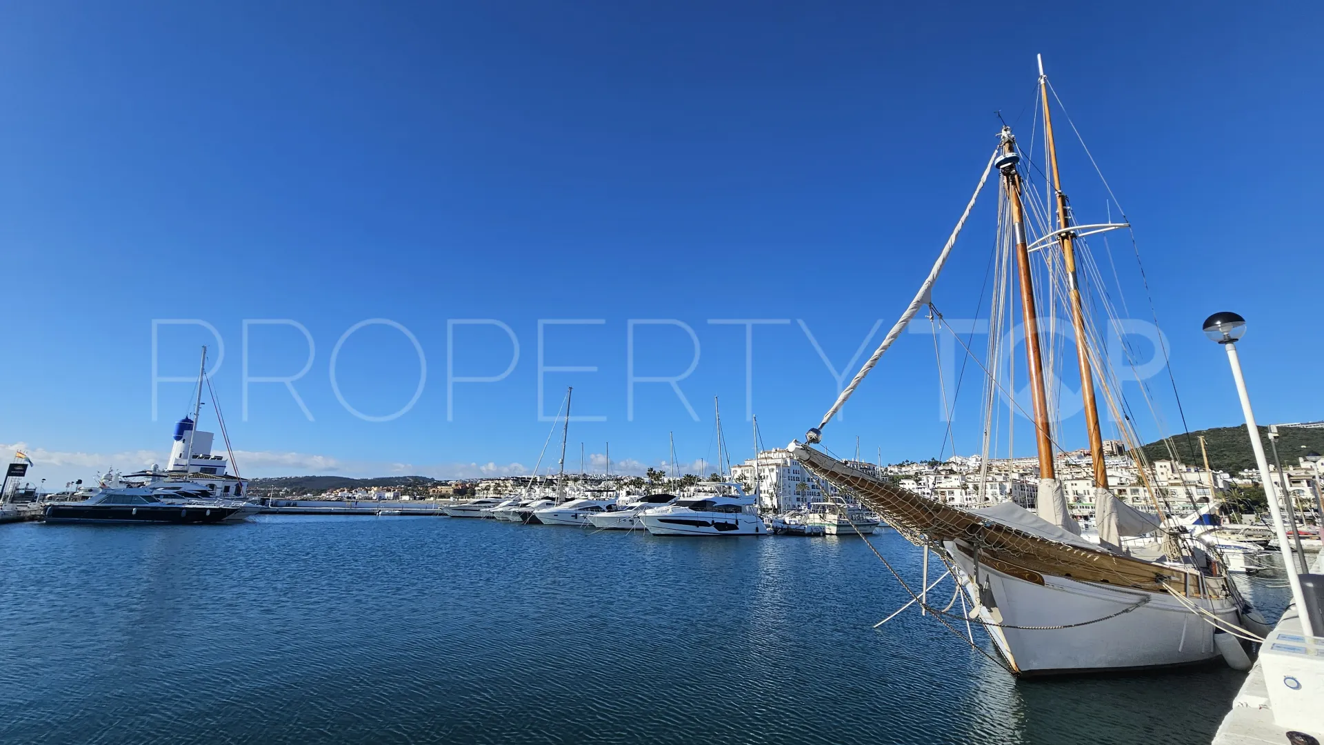 Se vende apartamento planta baja con 2 dormitorios en La Duquesa