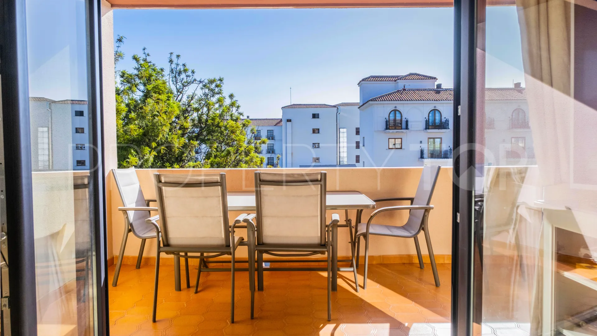 Nueva Andalucia, apartamento en venta con 2 dormitorios