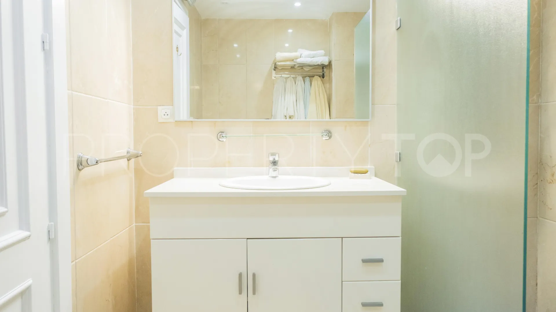 Nueva Andalucia, apartamento en venta con 2 dormitorios
