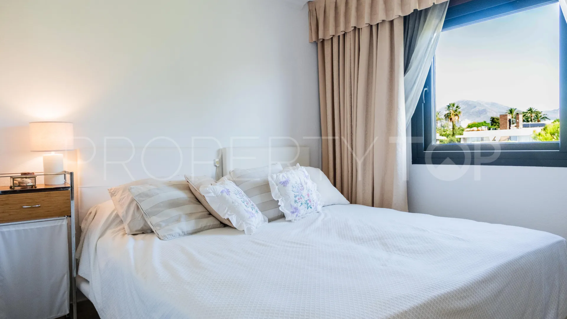Nueva Andalucia, apartamento en venta con 2 dormitorios