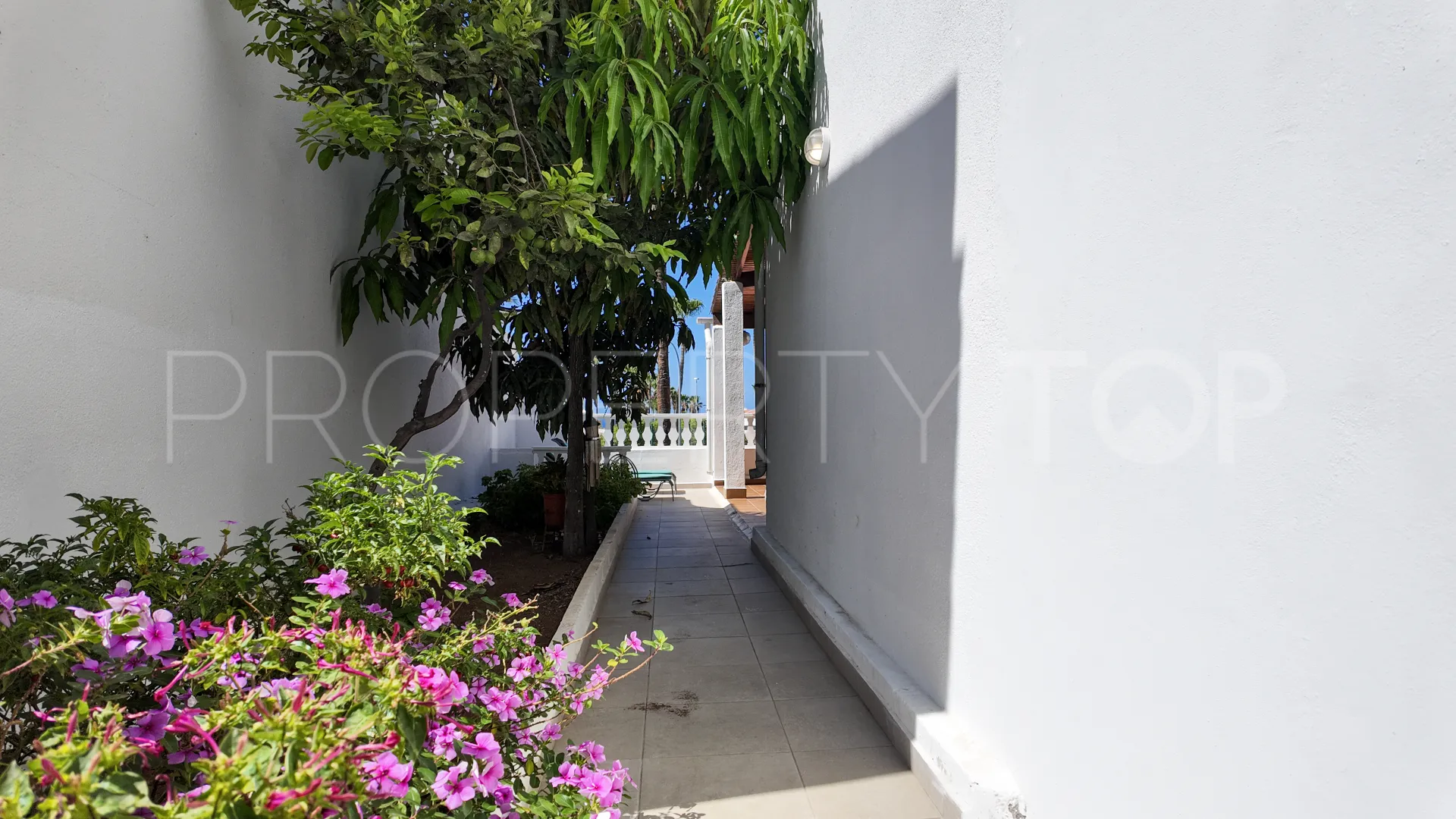 For sale villa in San Eugenio with 3 bedrooms