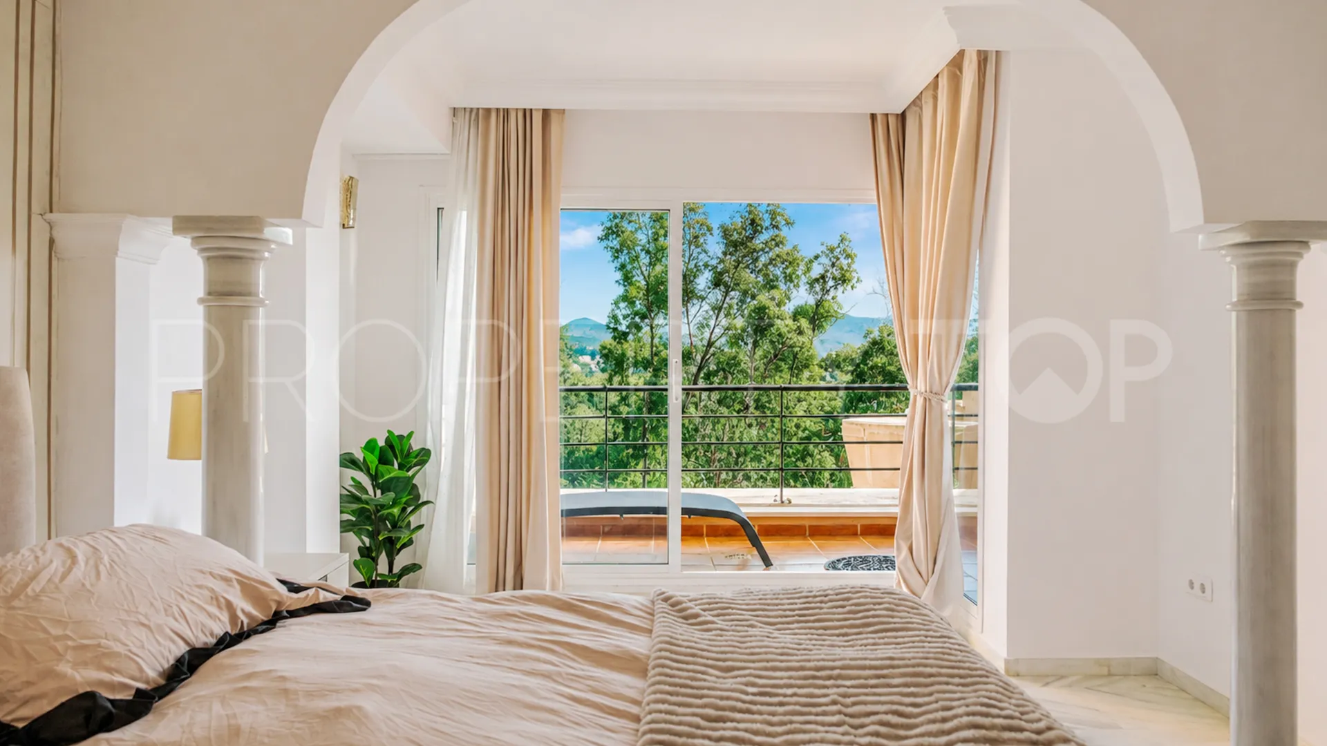 Magna Marbella apartment for sale
