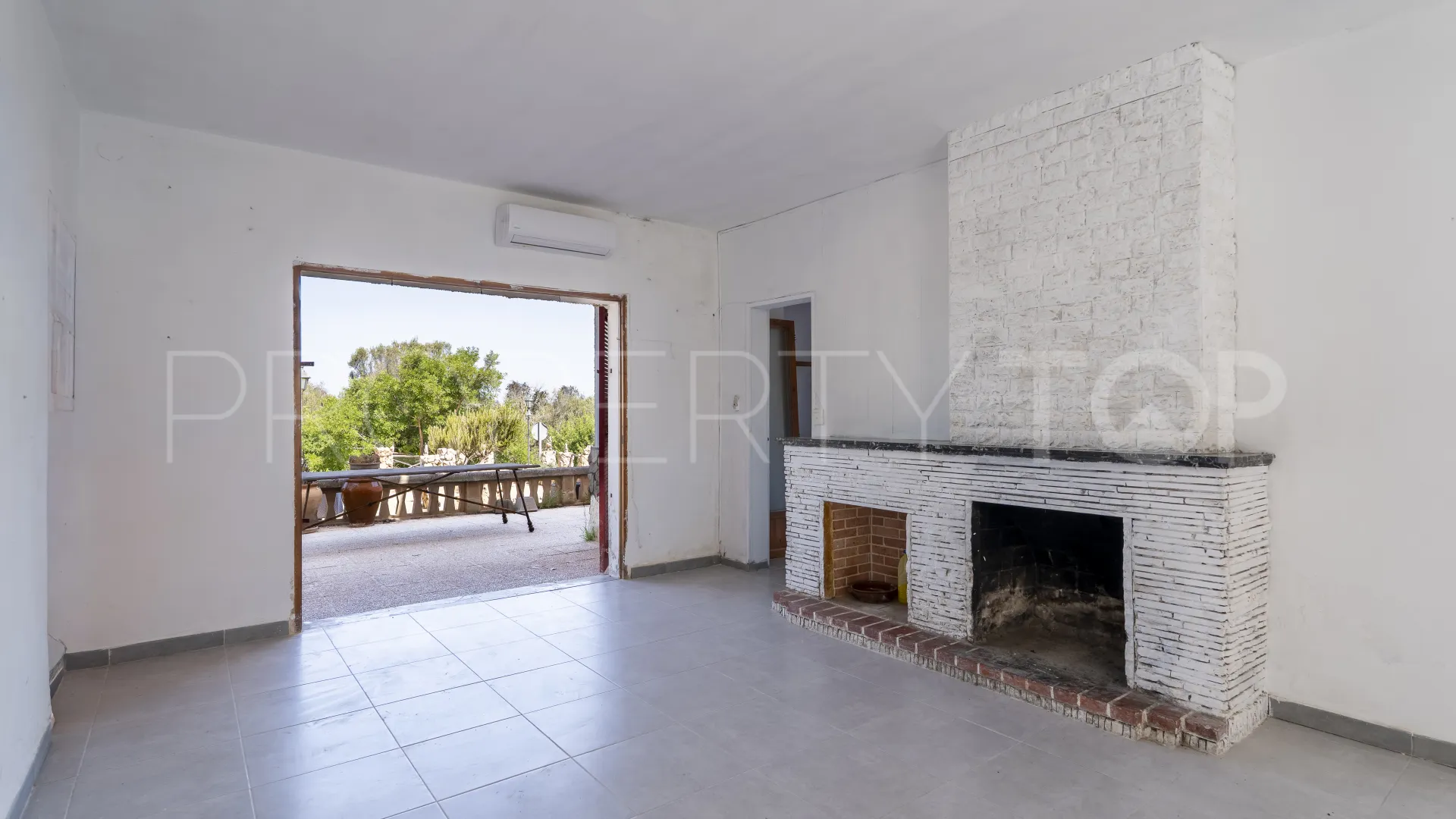 For sale 3 bedrooms ground floor apartment in Cala Llombards