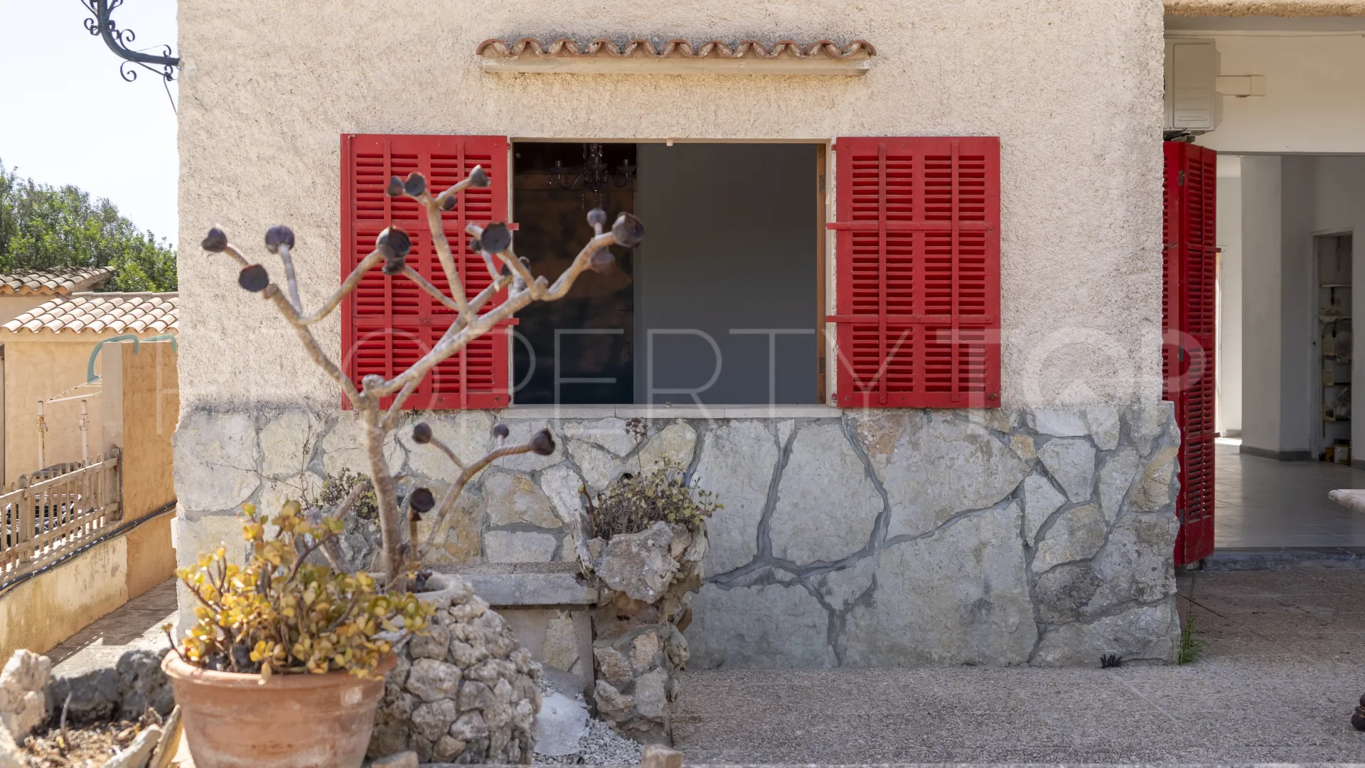 For sale 3 bedrooms ground floor apartment in Cala Llombards