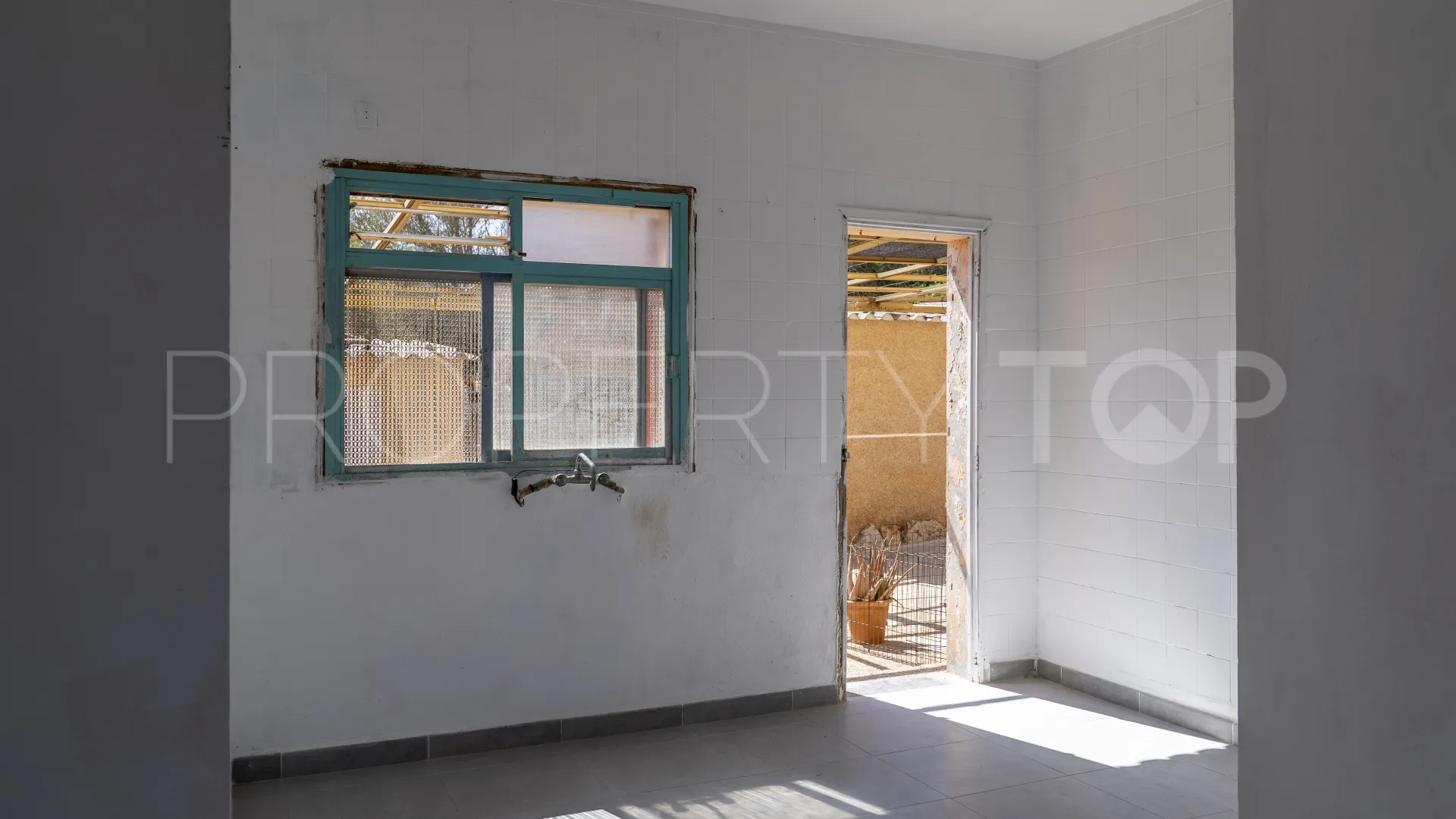 For sale 3 bedrooms ground floor apartment in Cala Llombards