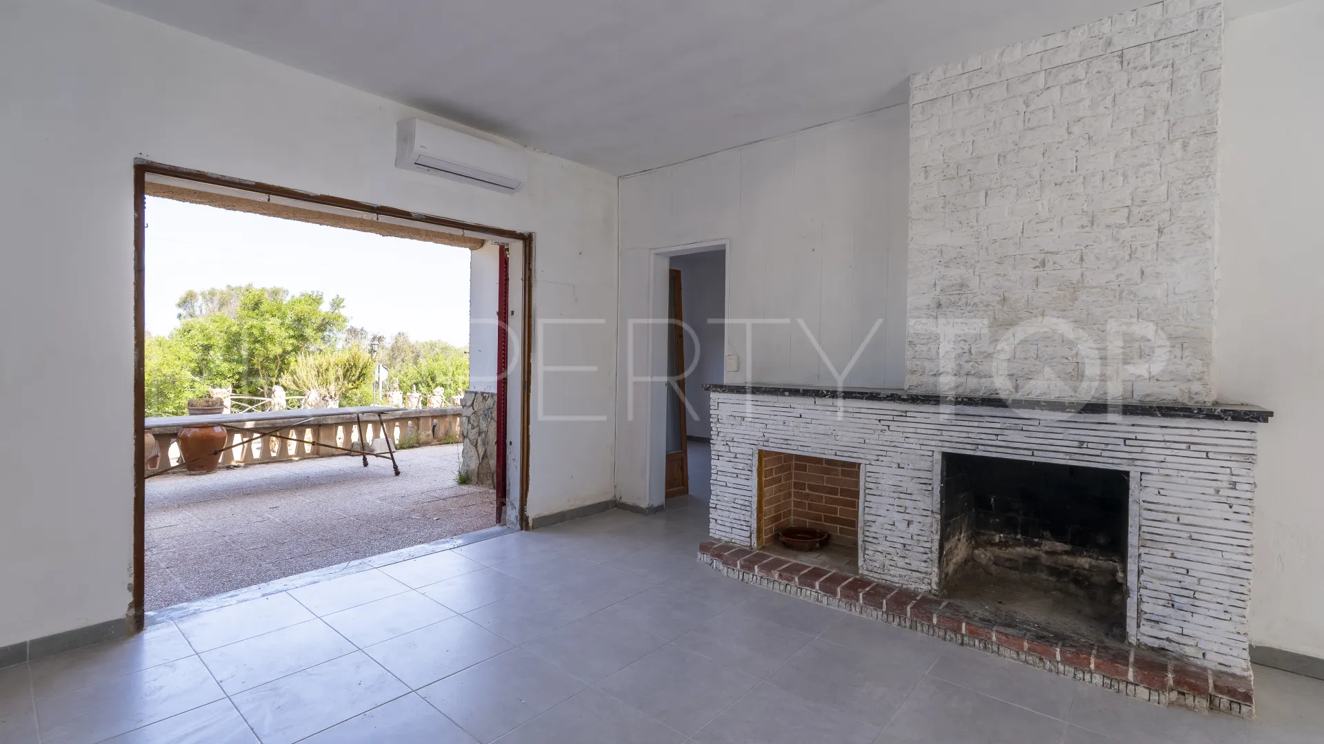 For sale 3 bedrooms ground floor apartment in Cala Llombards