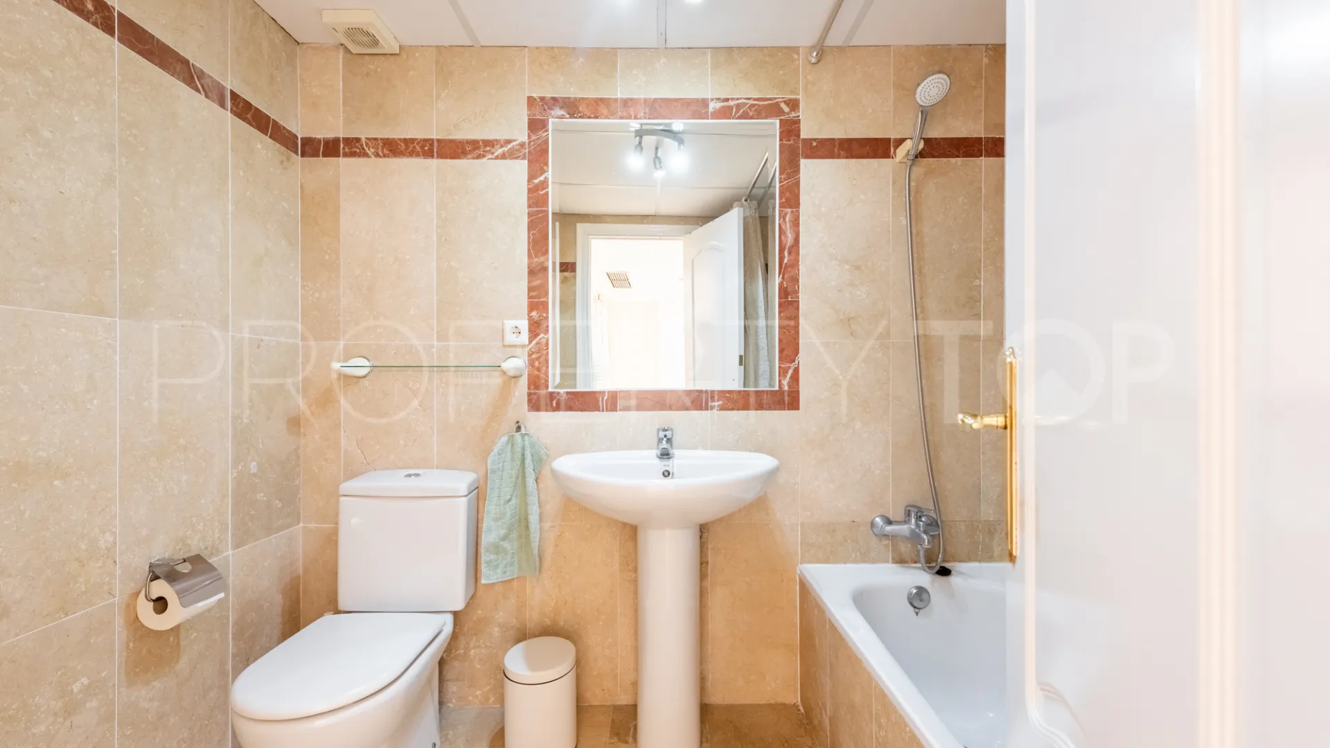 Condes de Iza 4 bedrooms semi detached house for sale
