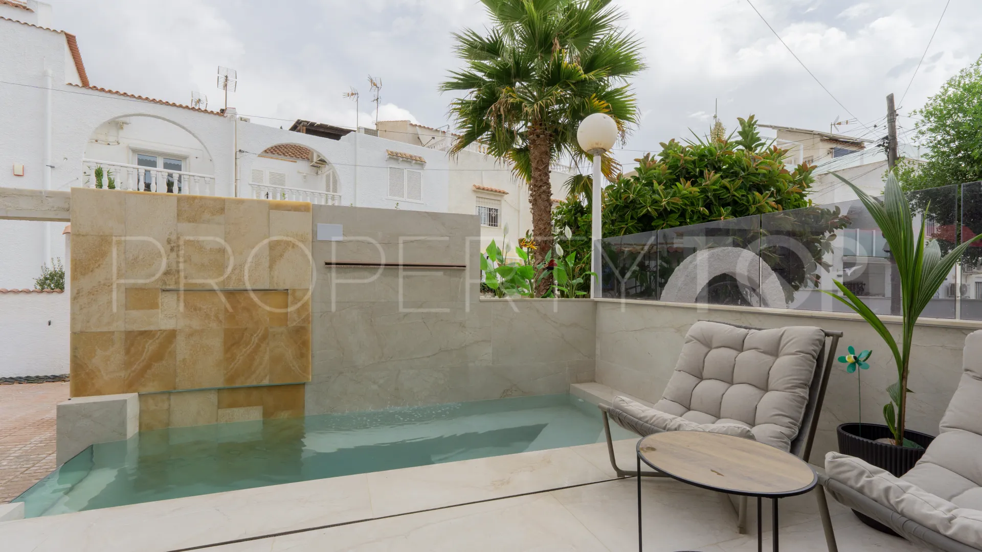 For sale house in Torrevieja with 3 bedrooms