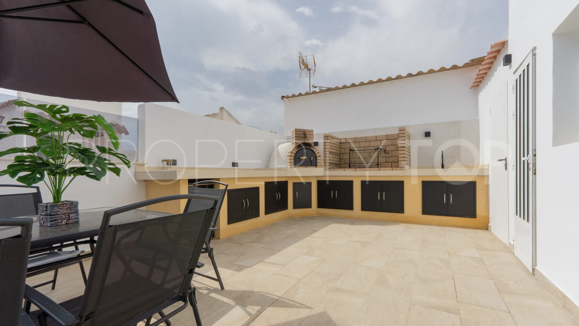 For sale house in Torrevieja with 3 bedrooms
