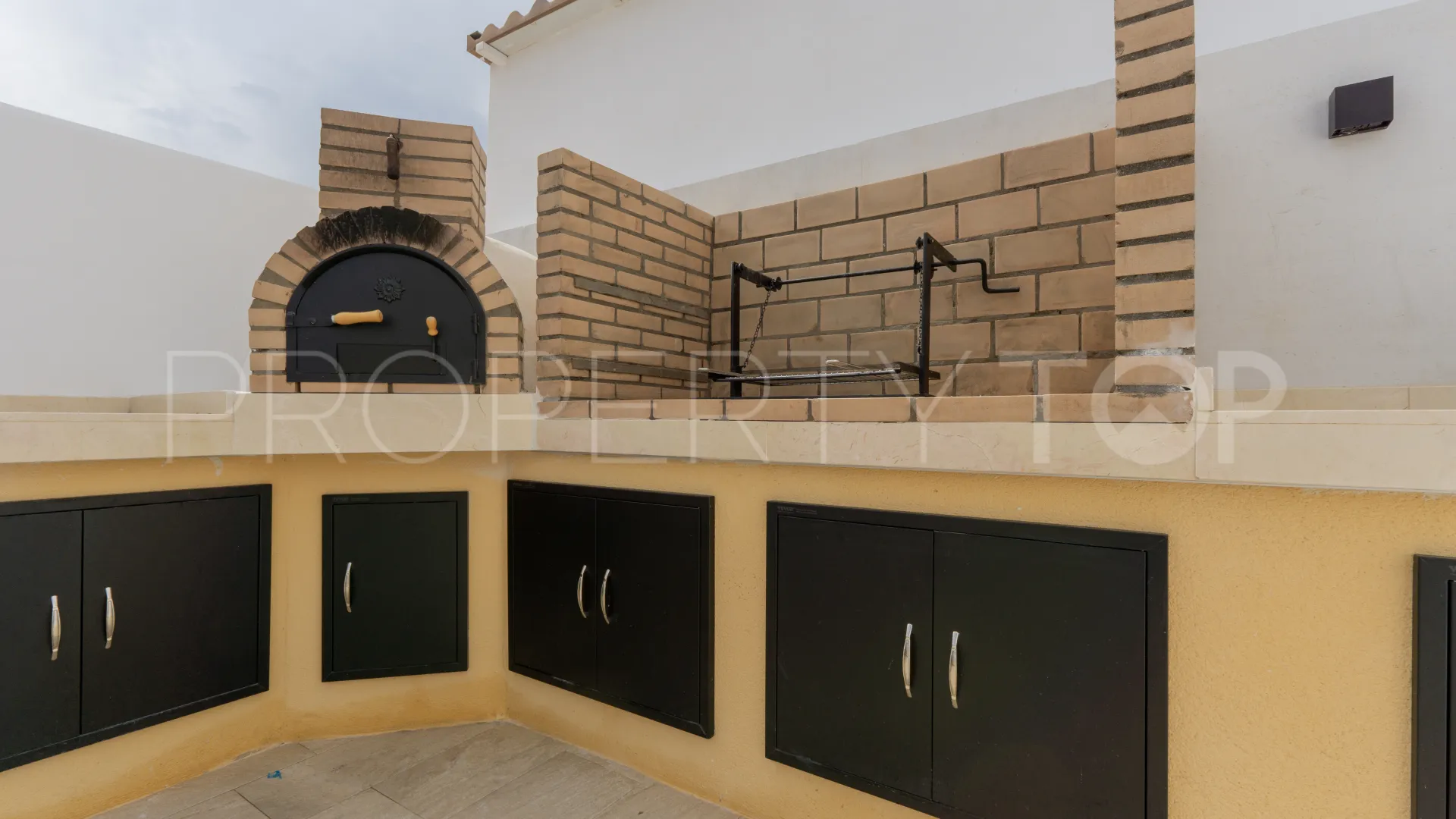 For sale house in Torrevieja with 3 bedrooms