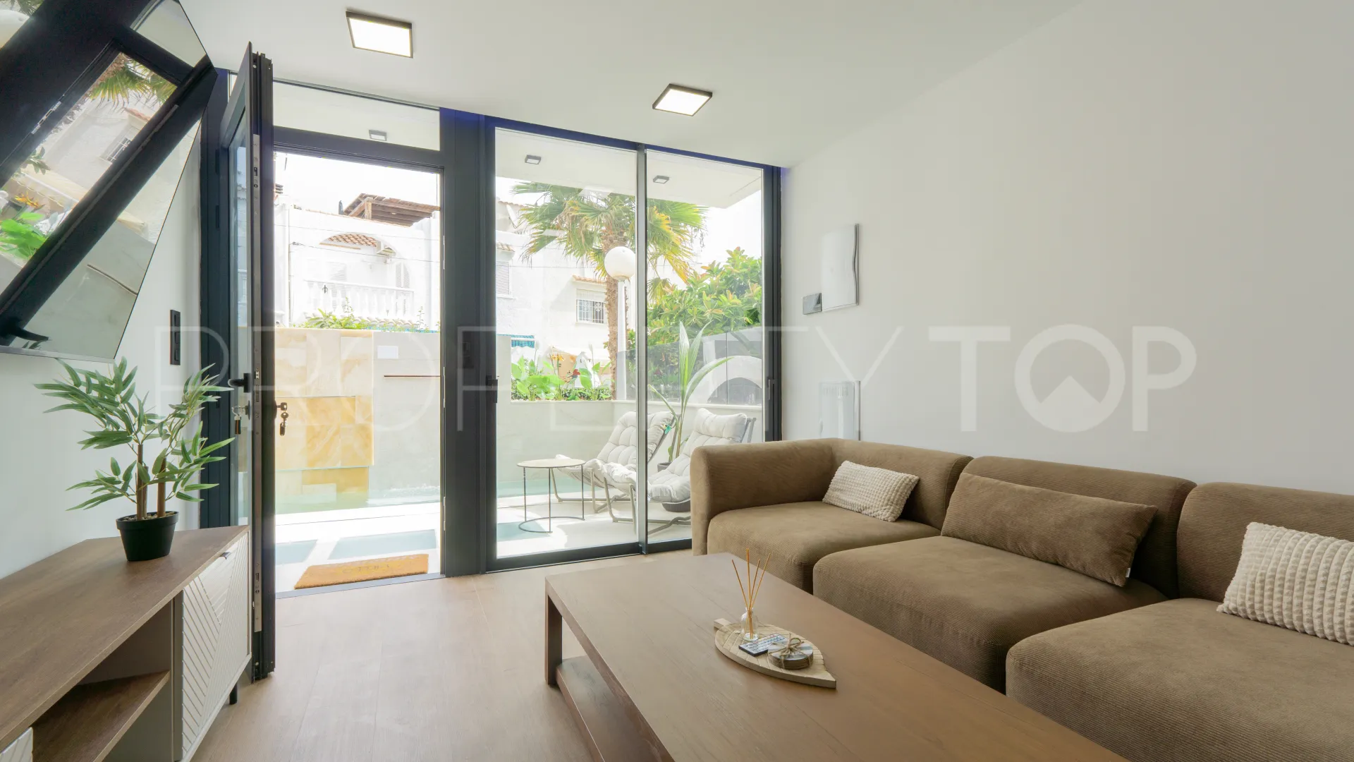 For sale house in Torrevieja with 3 bedrooms