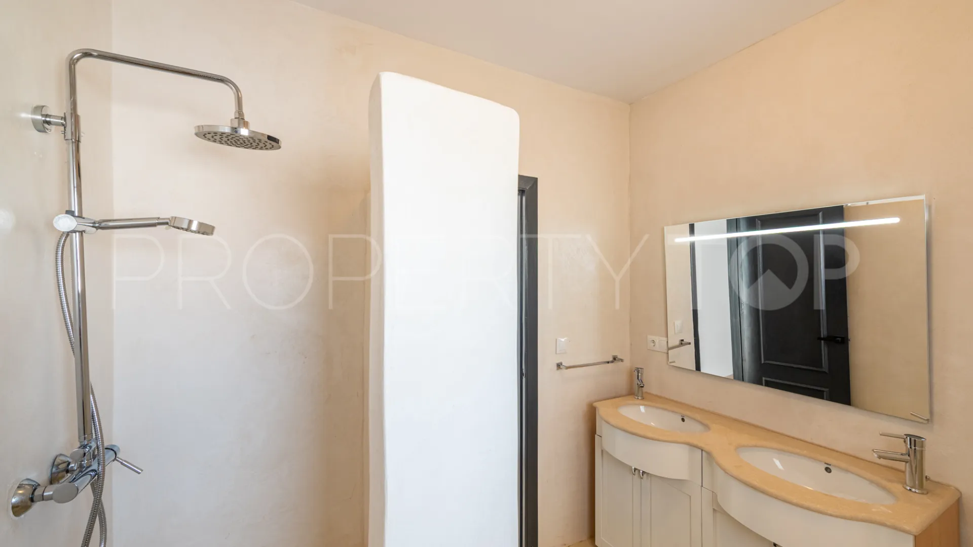 Villa en venta en La Capellania