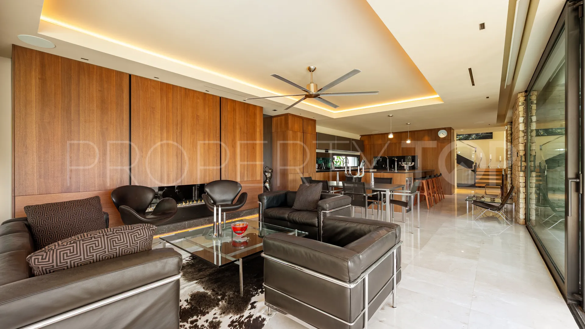 Villa en venta de 7 dormitorios en Nueva Andalucia
