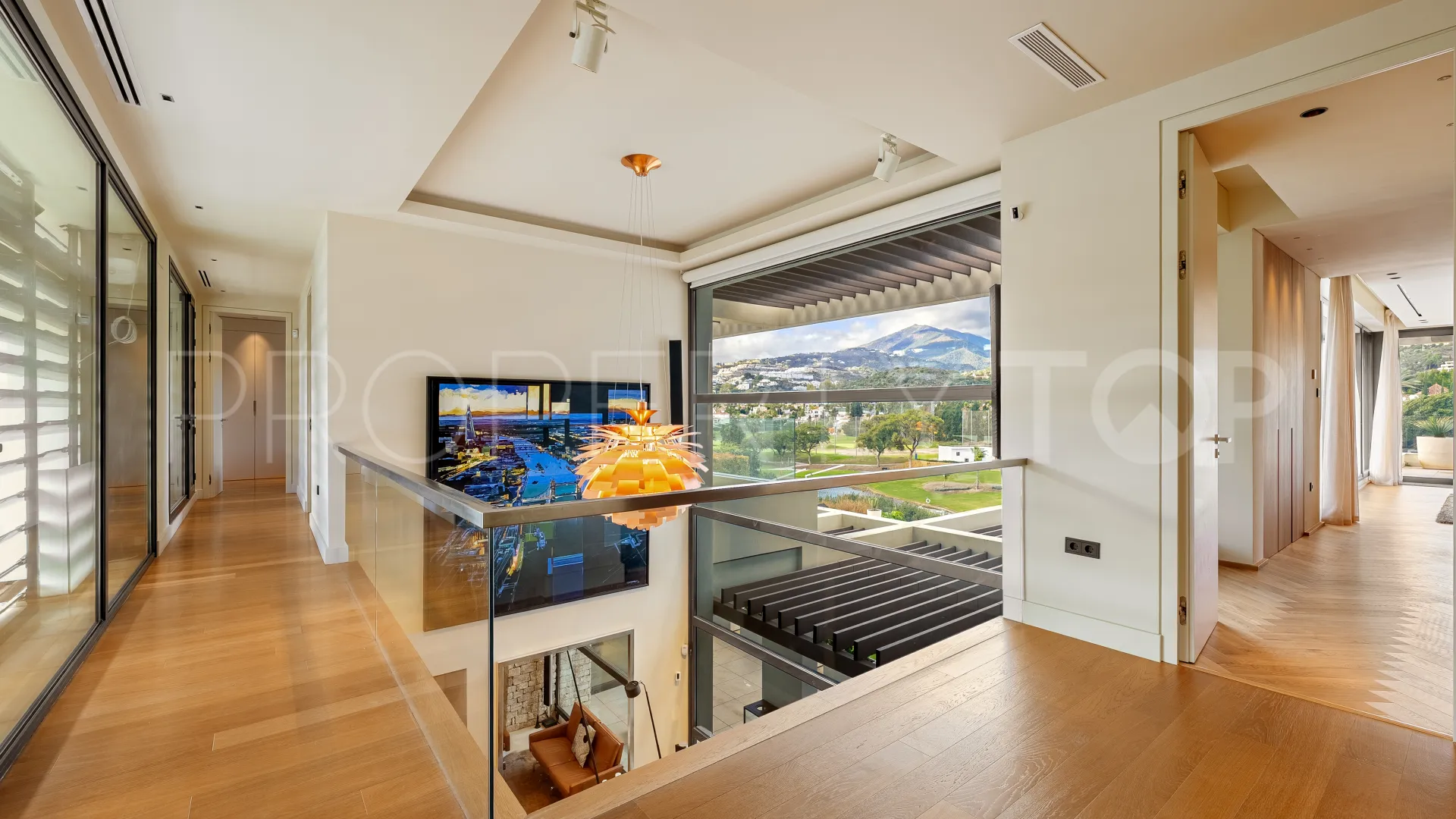Villa en venta de 7 dormitorios en Nueva Andalucia