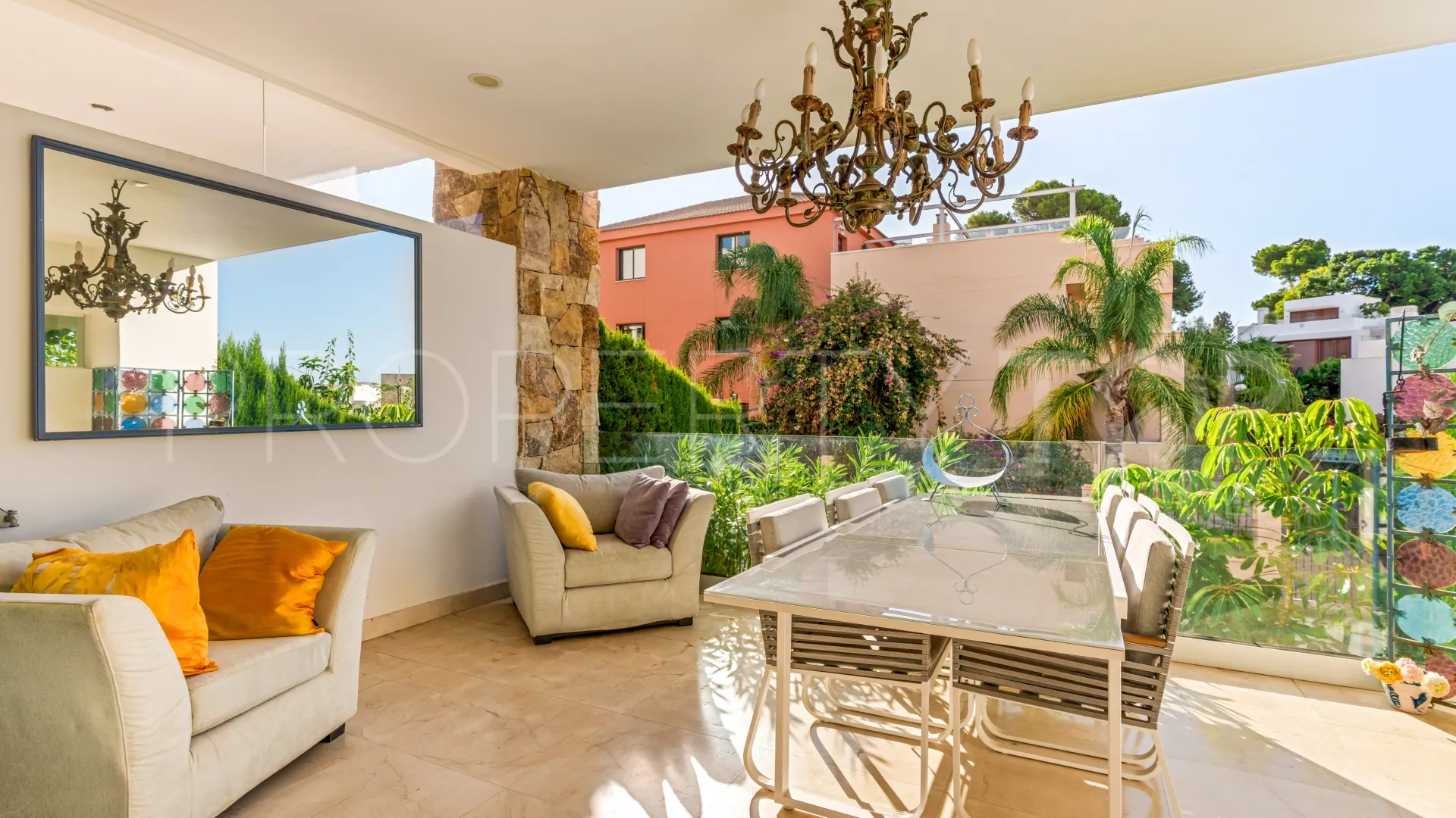 For sale town house with 3 bedrooms in Altos de Puente Romano